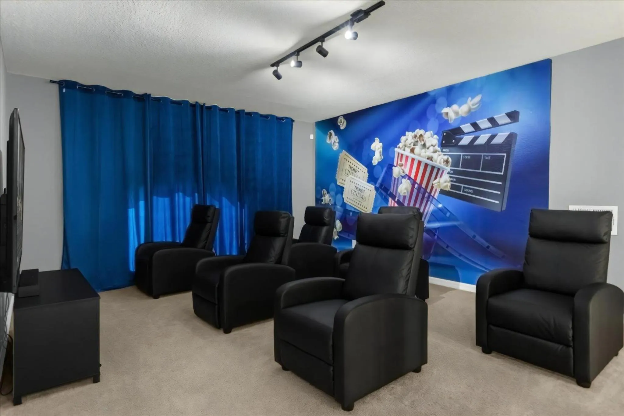 Property building in 4 Bedrooms 3 Bathrooms Veranda Palms 4461 Np