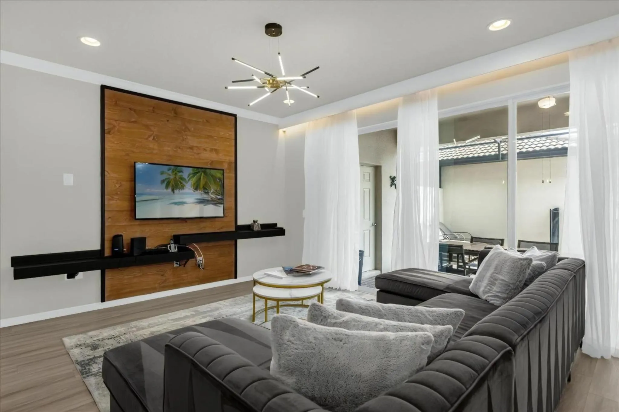 Property building in 5 Bedroom45 Bathroom Windsor At Ws 1998 Md