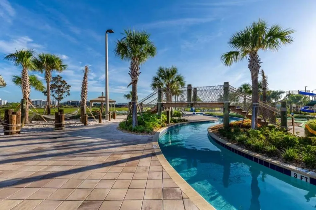 Property building in 4 Bedrooms 3 Bathrooms Storey Lake 4827 Ct