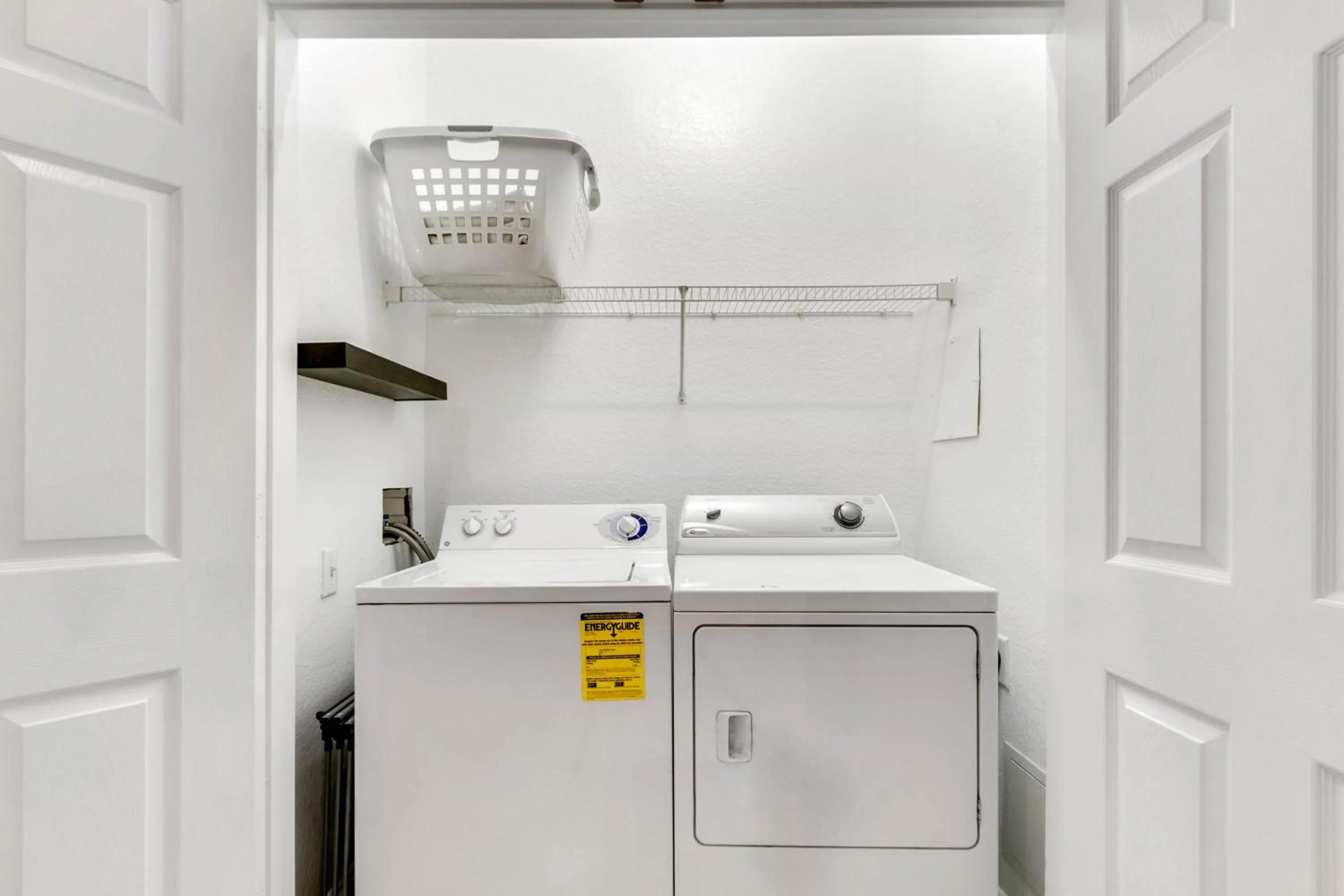 Property building in 3 Bedroom 2 Bathroom Windsor Hills 7675-105 Cs