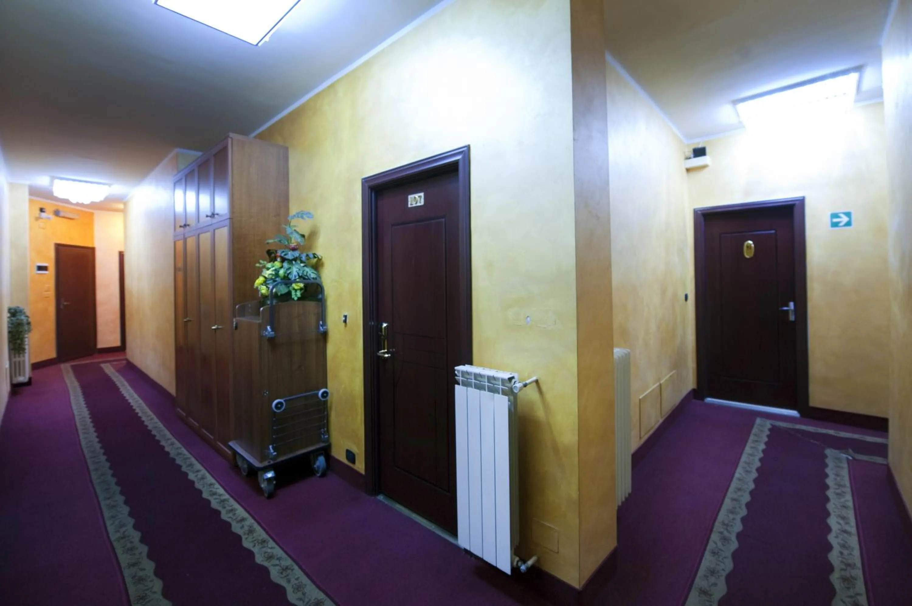 Photo of the whole room in Hotel Bengasi