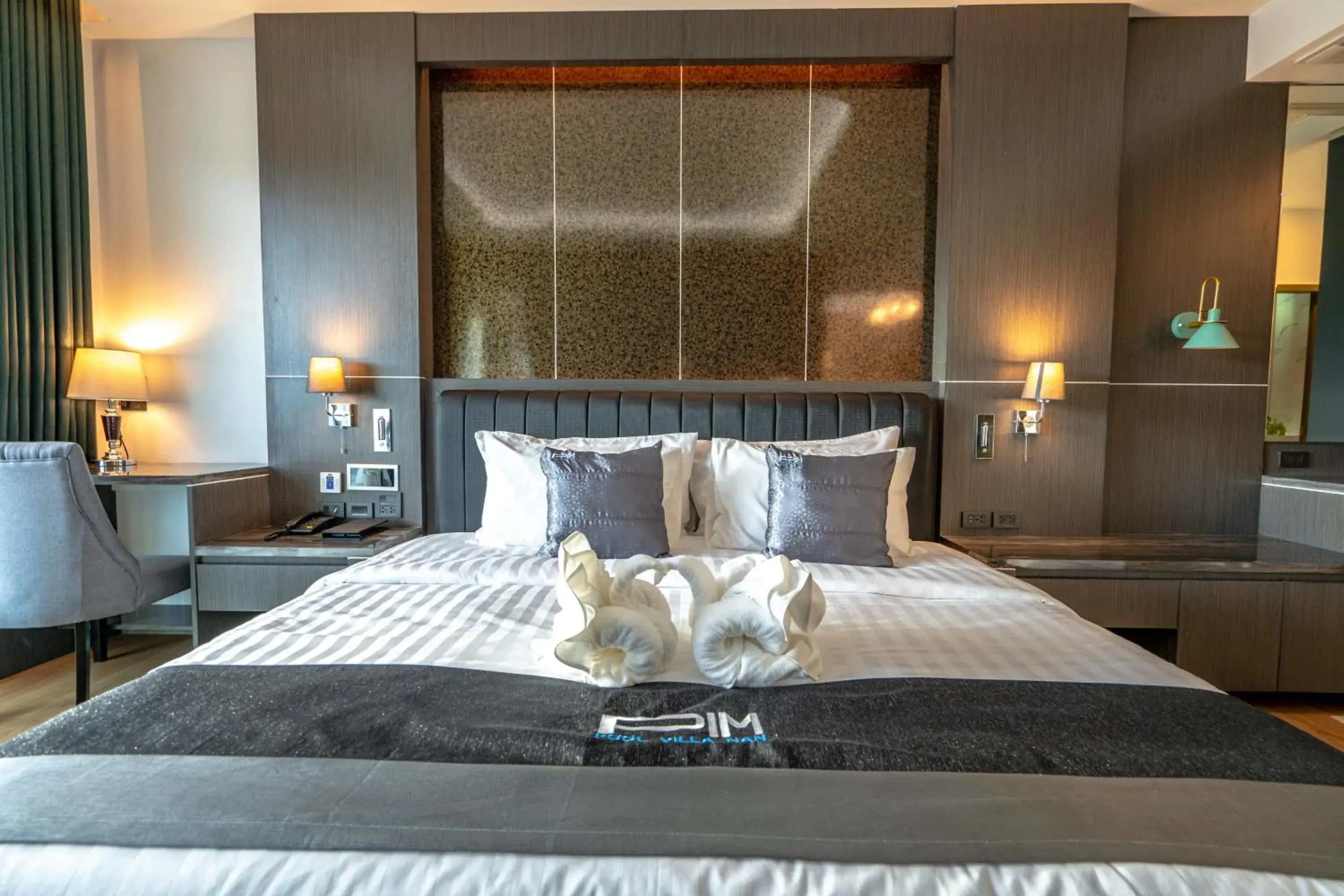 King Suite with Balcony in Pim Pool Villa Nan King Suite with Balcony in Pim Pool Villa Nan