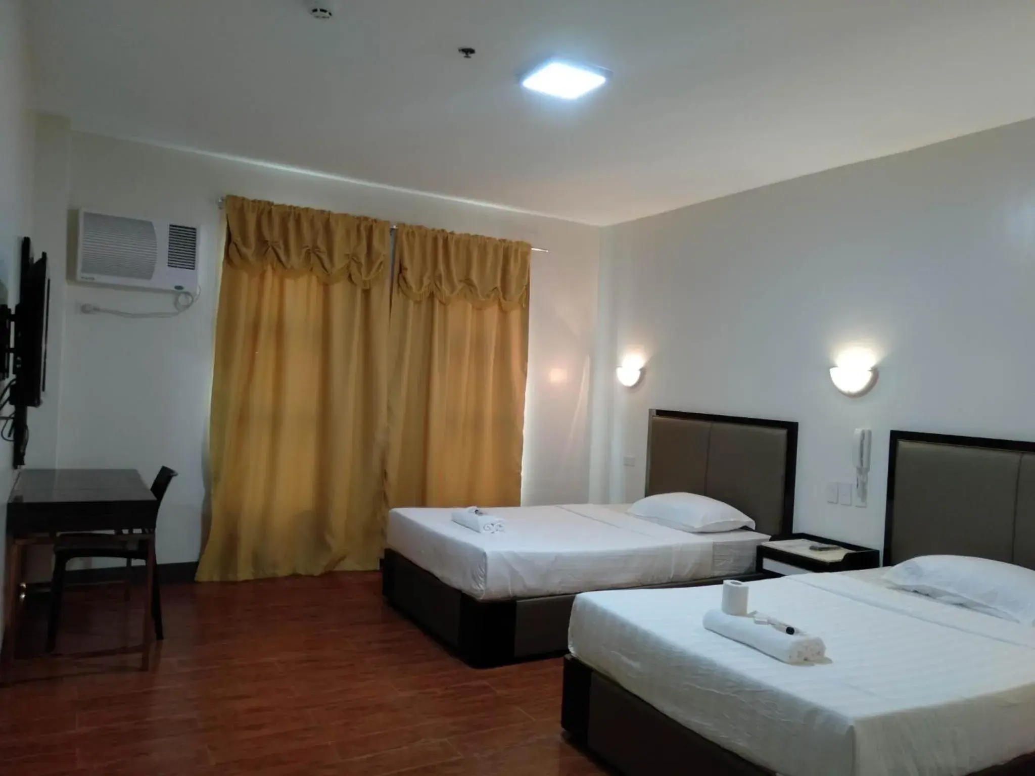 Deluxe Twin Room in Meaco Royal Hotel- Aparri Deluxe Twin Room in Meaco Royal Hotel- Aparri