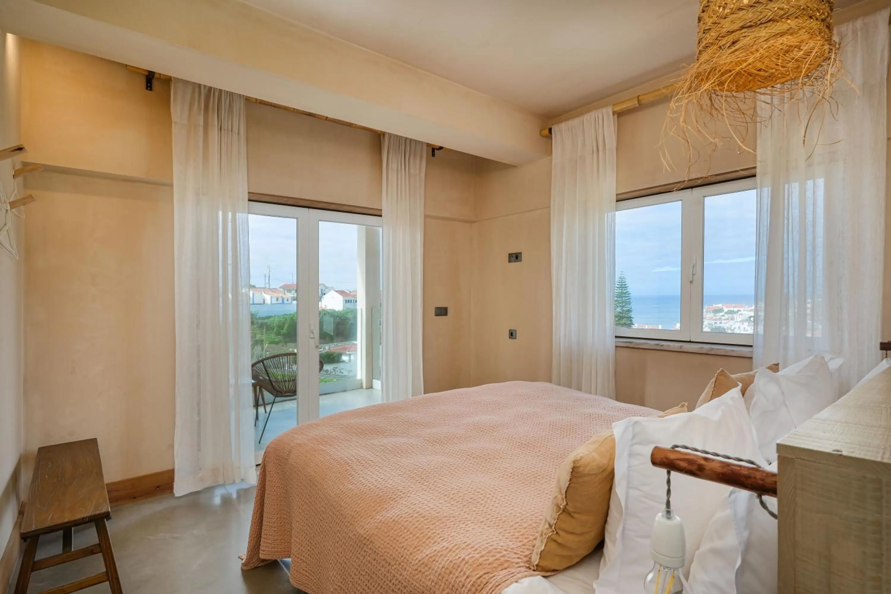 Bed in Azenhas do Mar Valley House