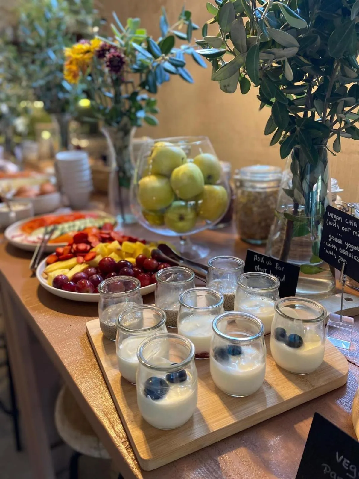 Buffet breakfast in Azenhas do Mar Valley House