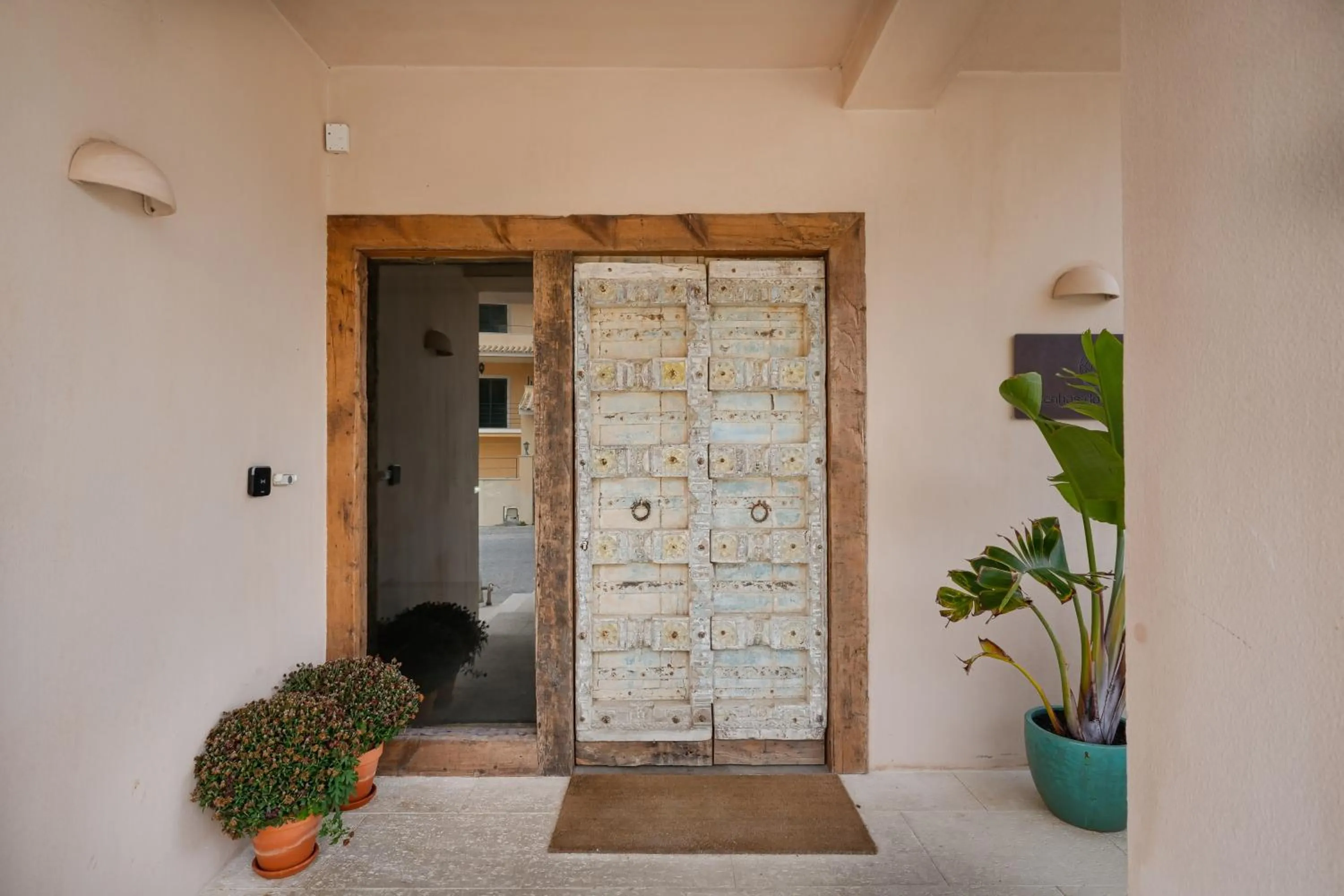 Property building in Azenhas do Mar Valley House