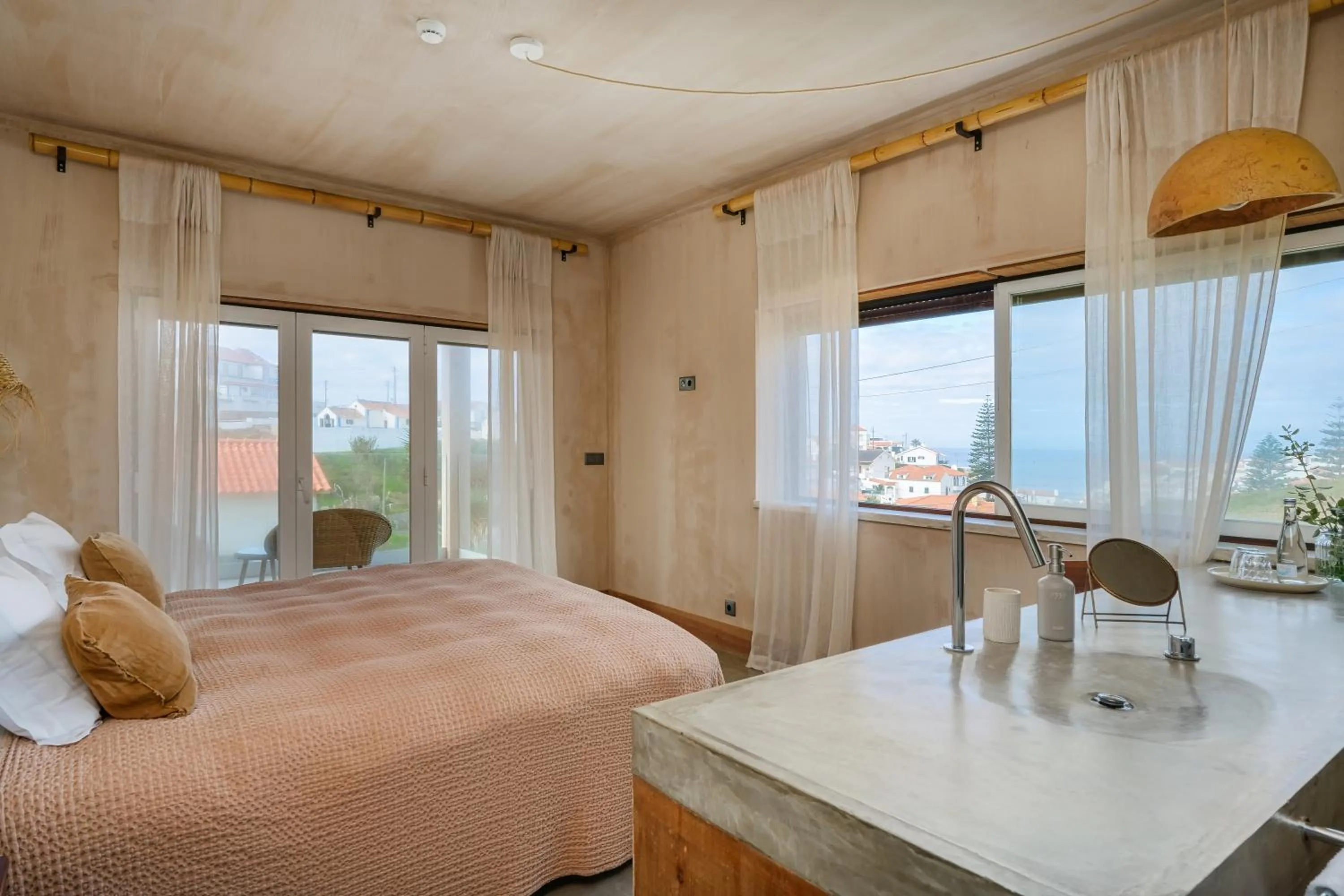 Bed in Azenhas do Mar Valley House