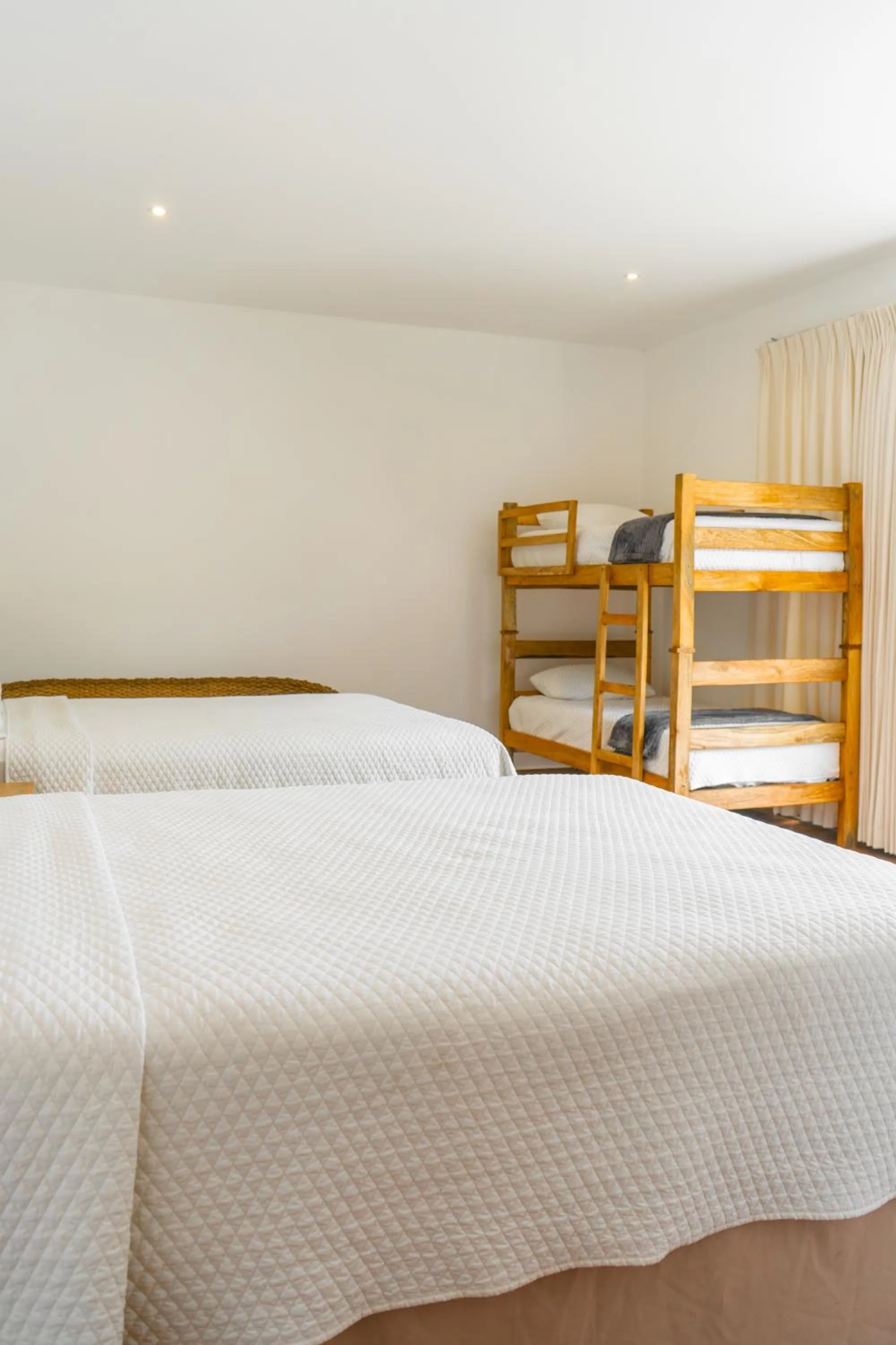 Bedroom, Bed in Equinoccio Hotel