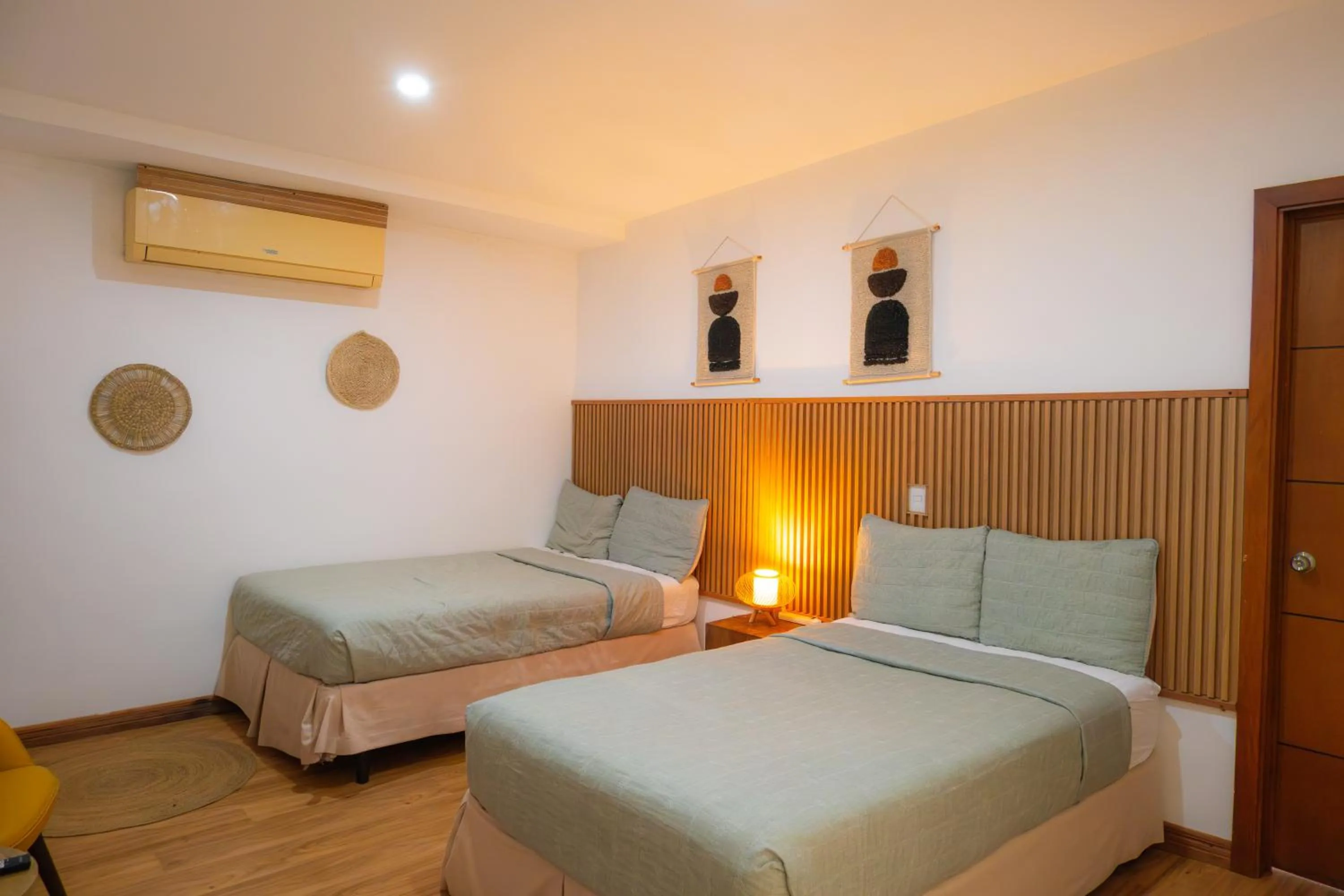 Bedroom, Bed in Equinoccio Hotel