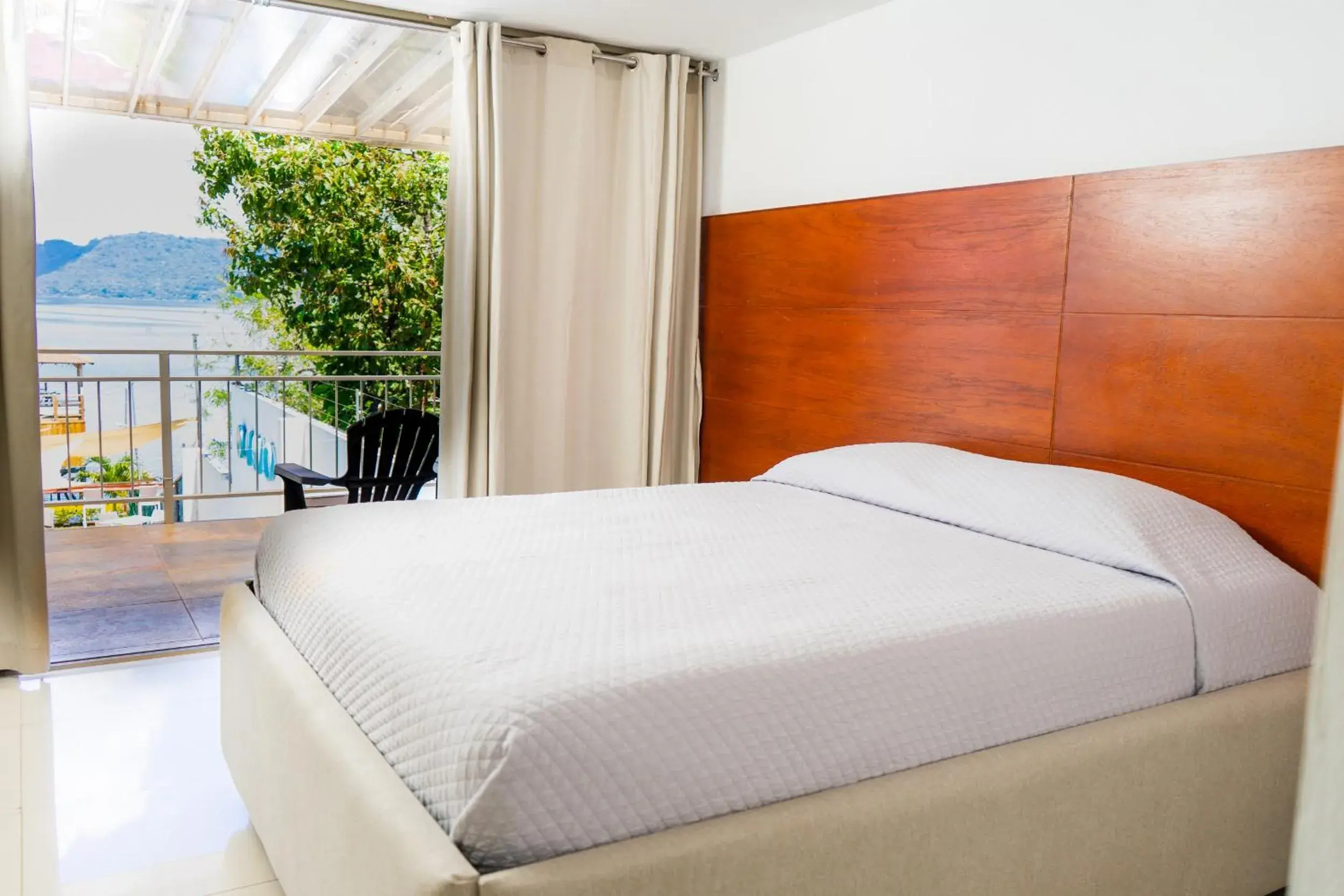 Double Room with Lake View in Equinoccio Hotel Double Room with Lake View in Equinoccio Hotel