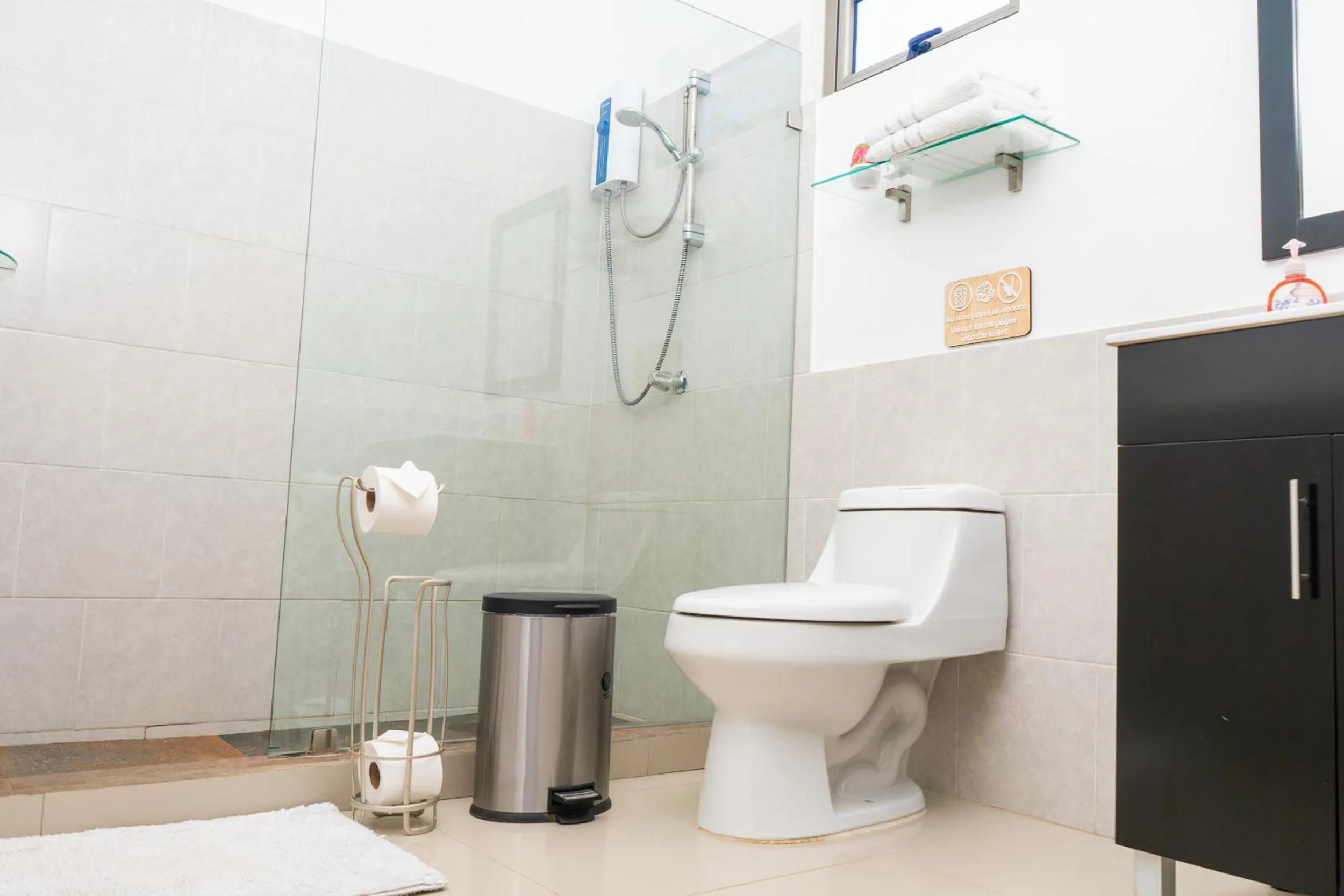 Bathroom in Equinoccio Hotel