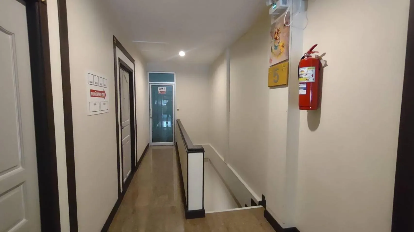 Facade/entrance in J STAR