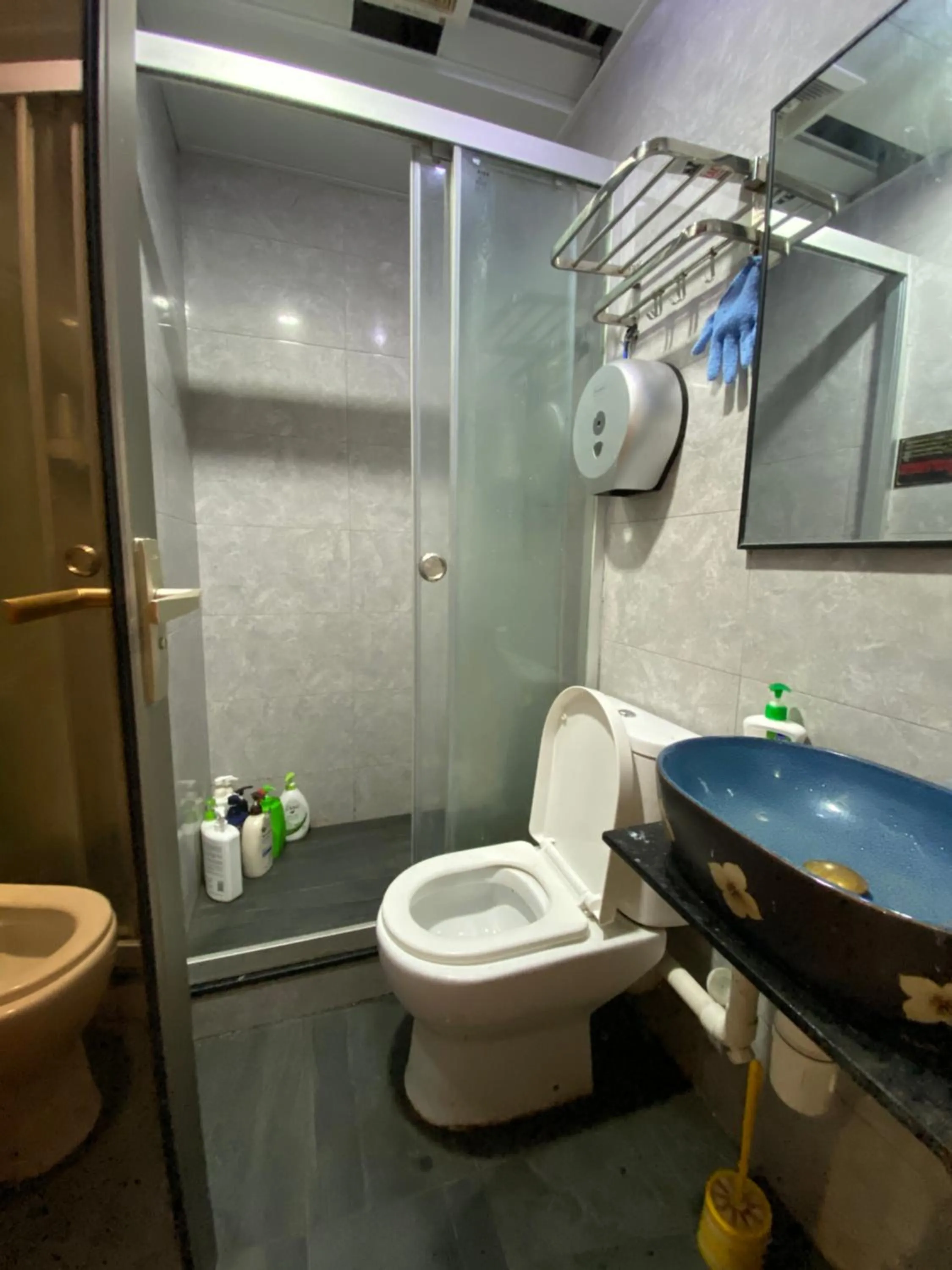 Shower in Sleep Cubee Hostel