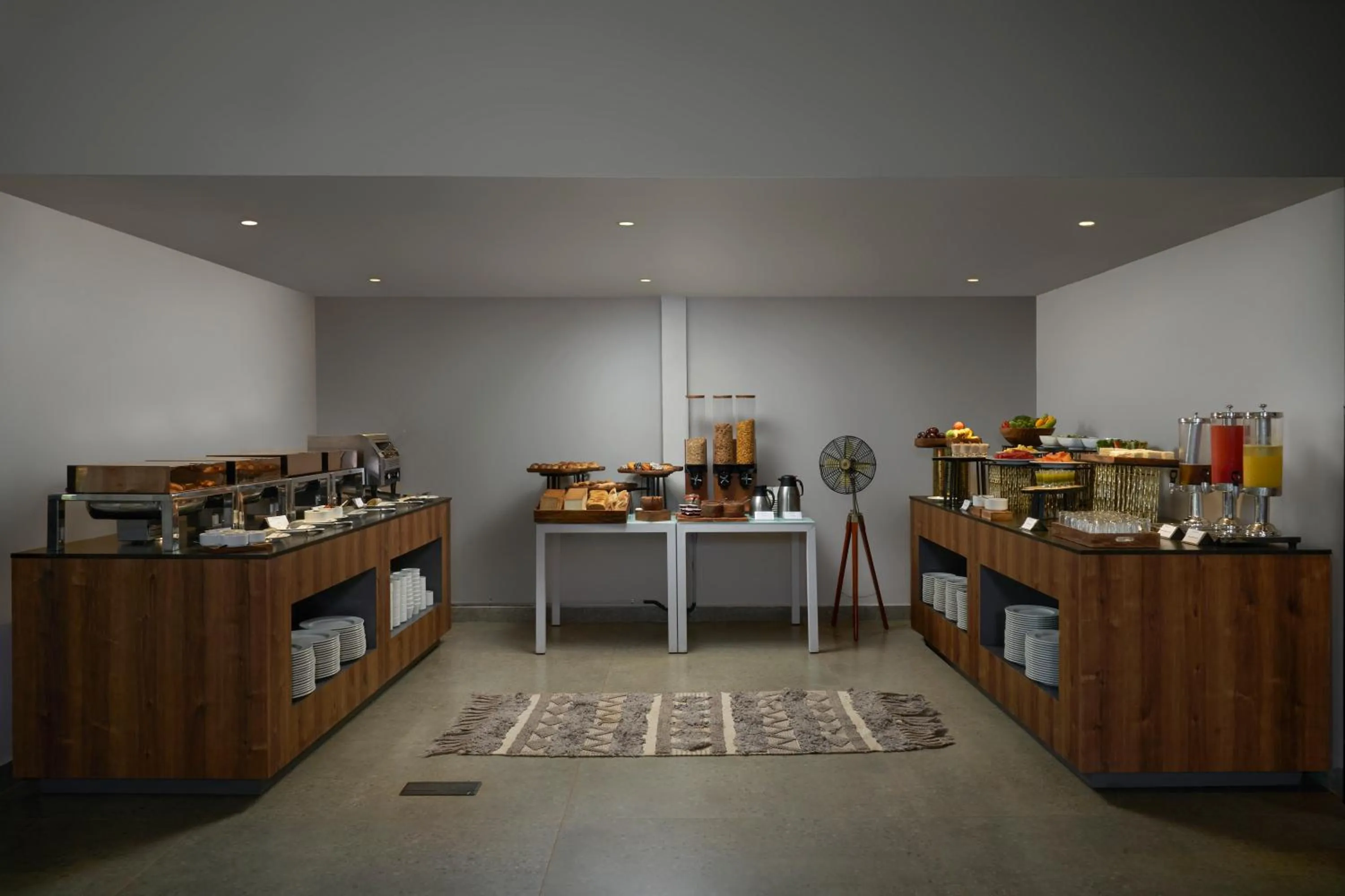 Food and drinks in Avataara Resort & Spa