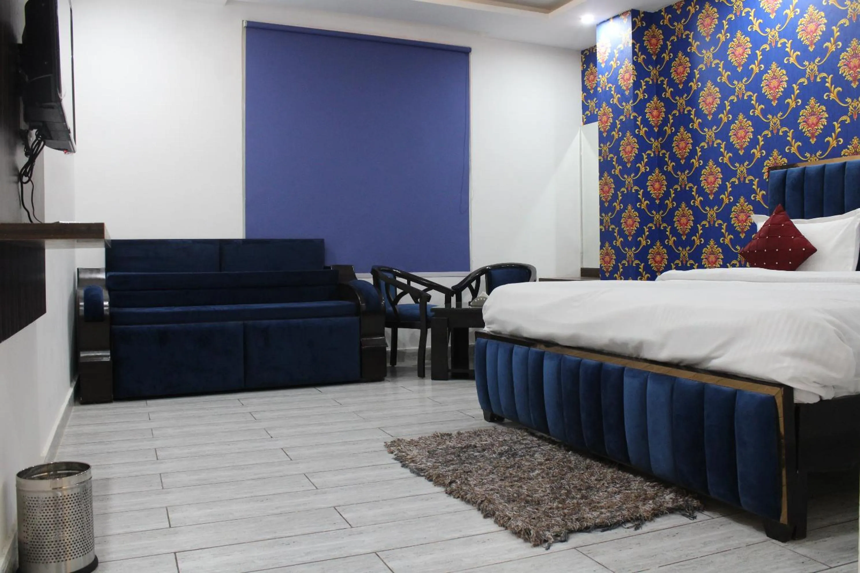 Photo of the whole room, Bed in Hotel Red Apple Near Railway Station Chandigarh