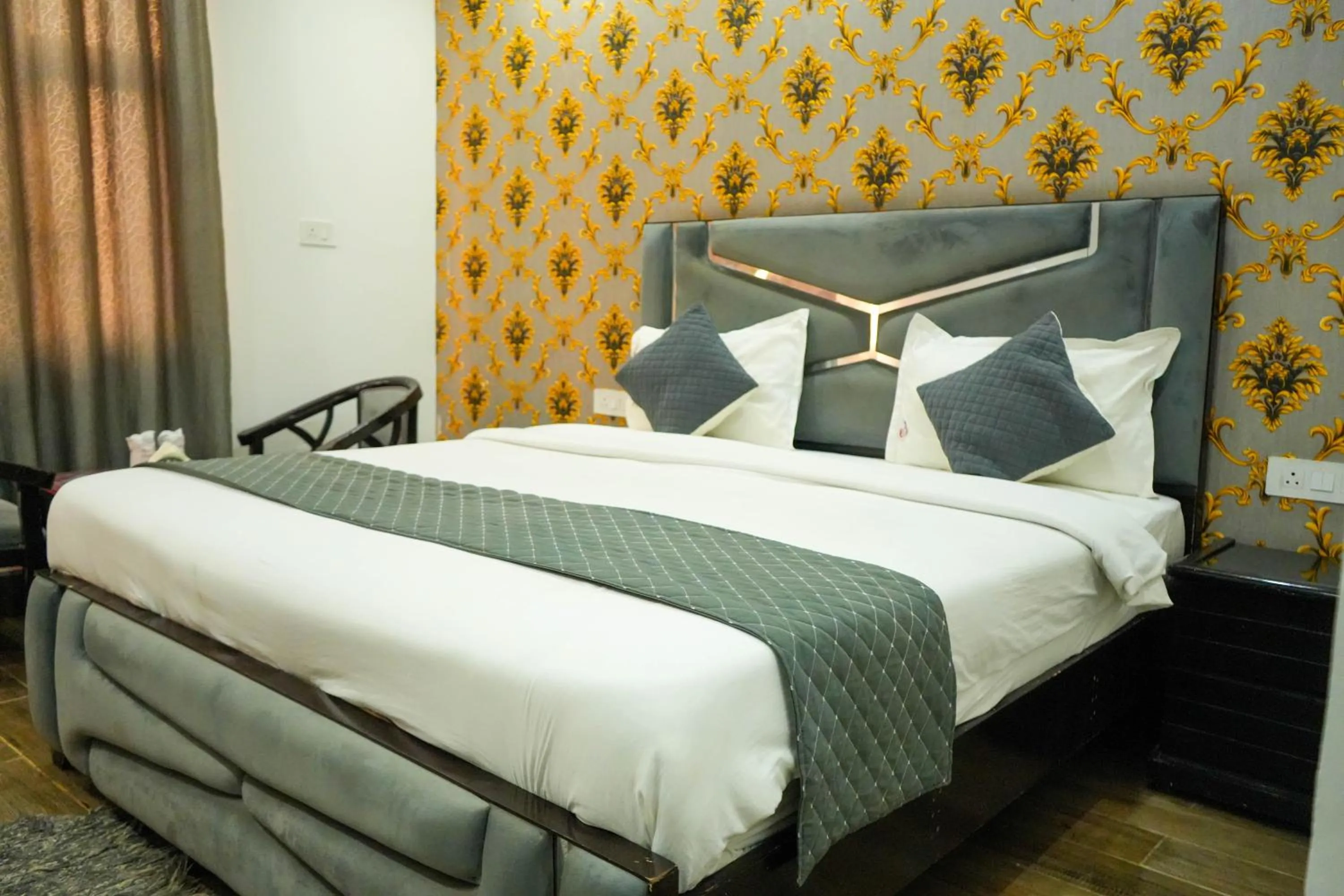 Bed in Hotel Red Apple Near Railway Station Chandigarh