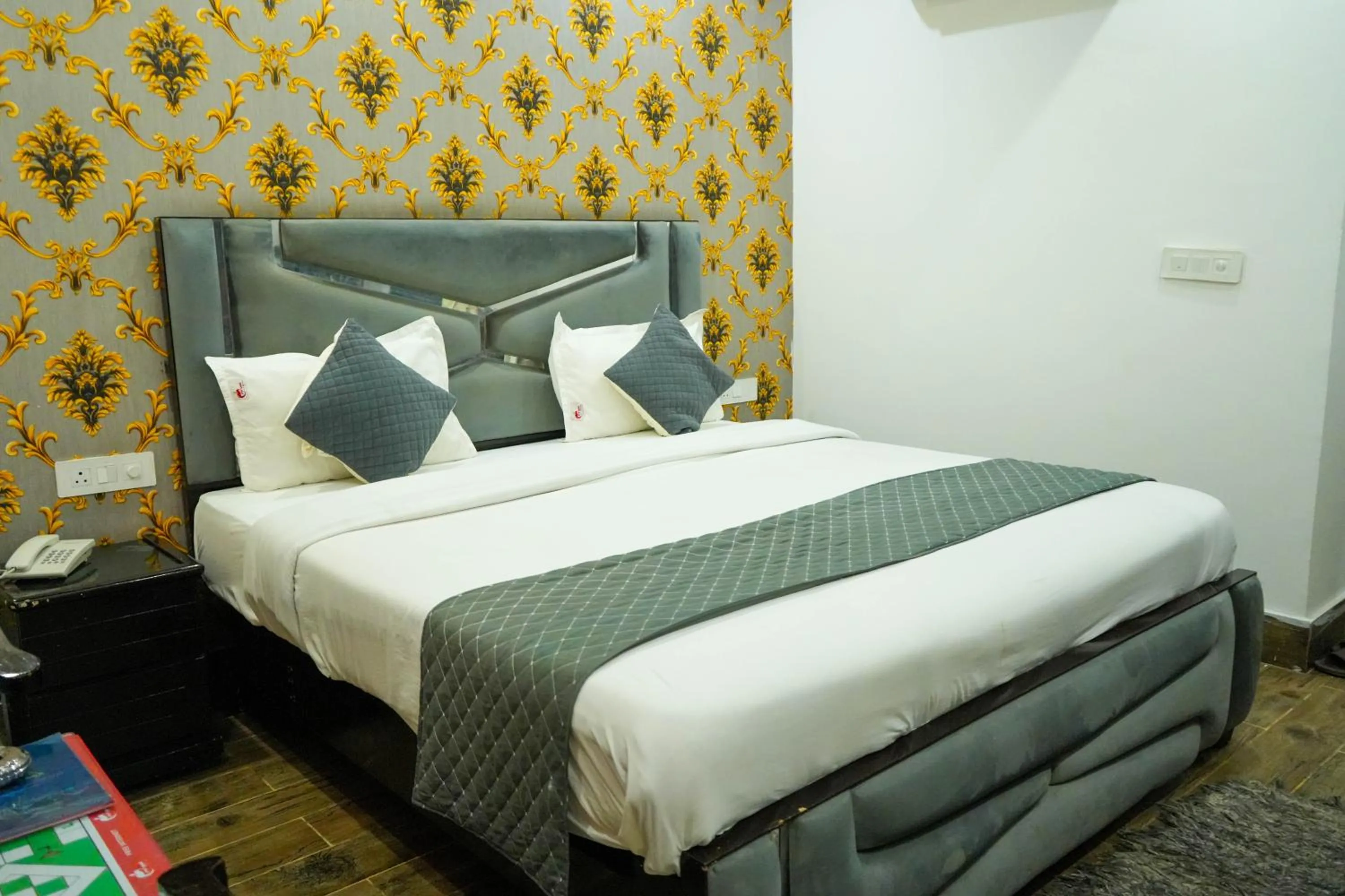 Bed in Hotel Red Apple Near Railway Station Chandigarh