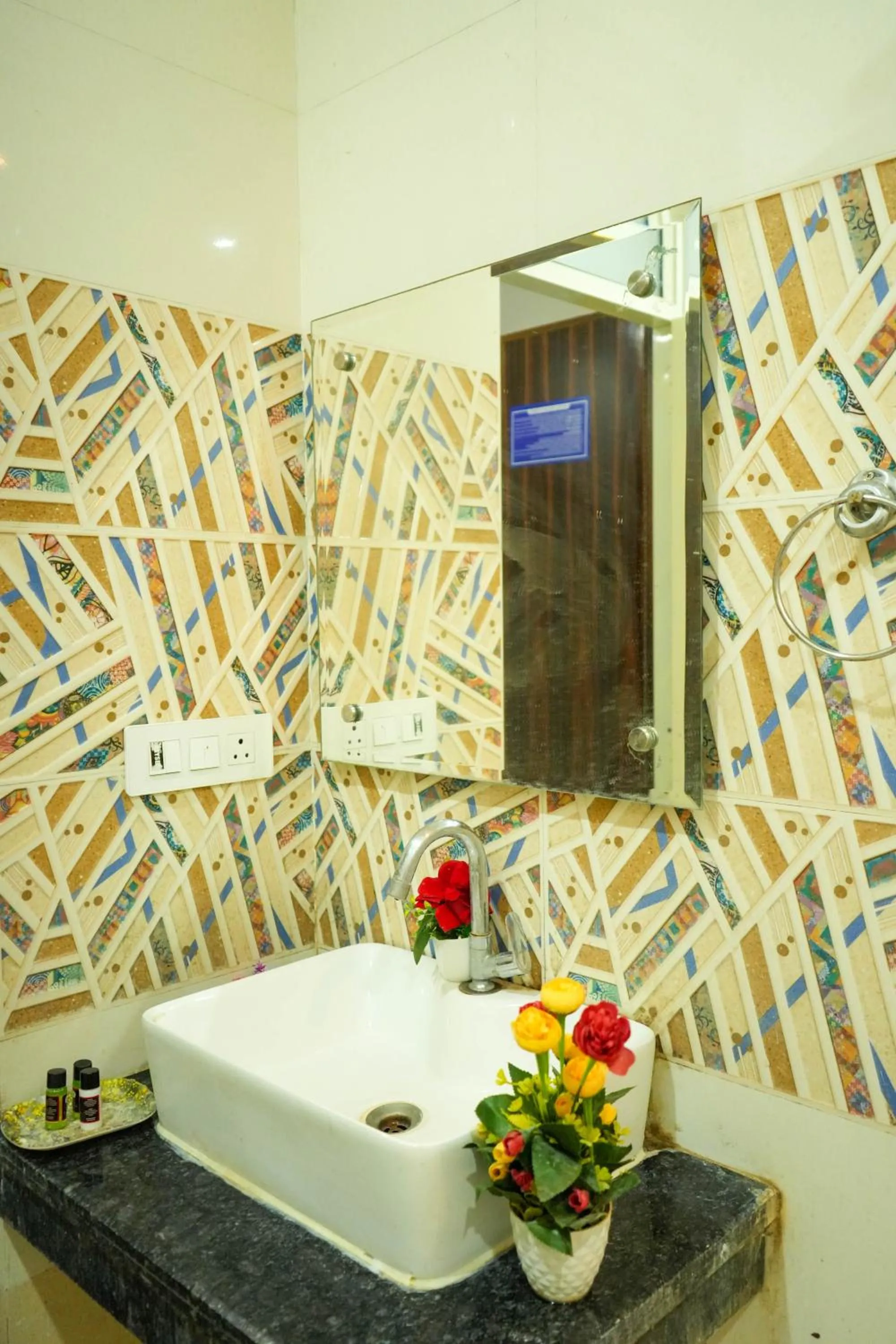 Bathroom in Hotel Red Apple Near Railway Station Chandigarh