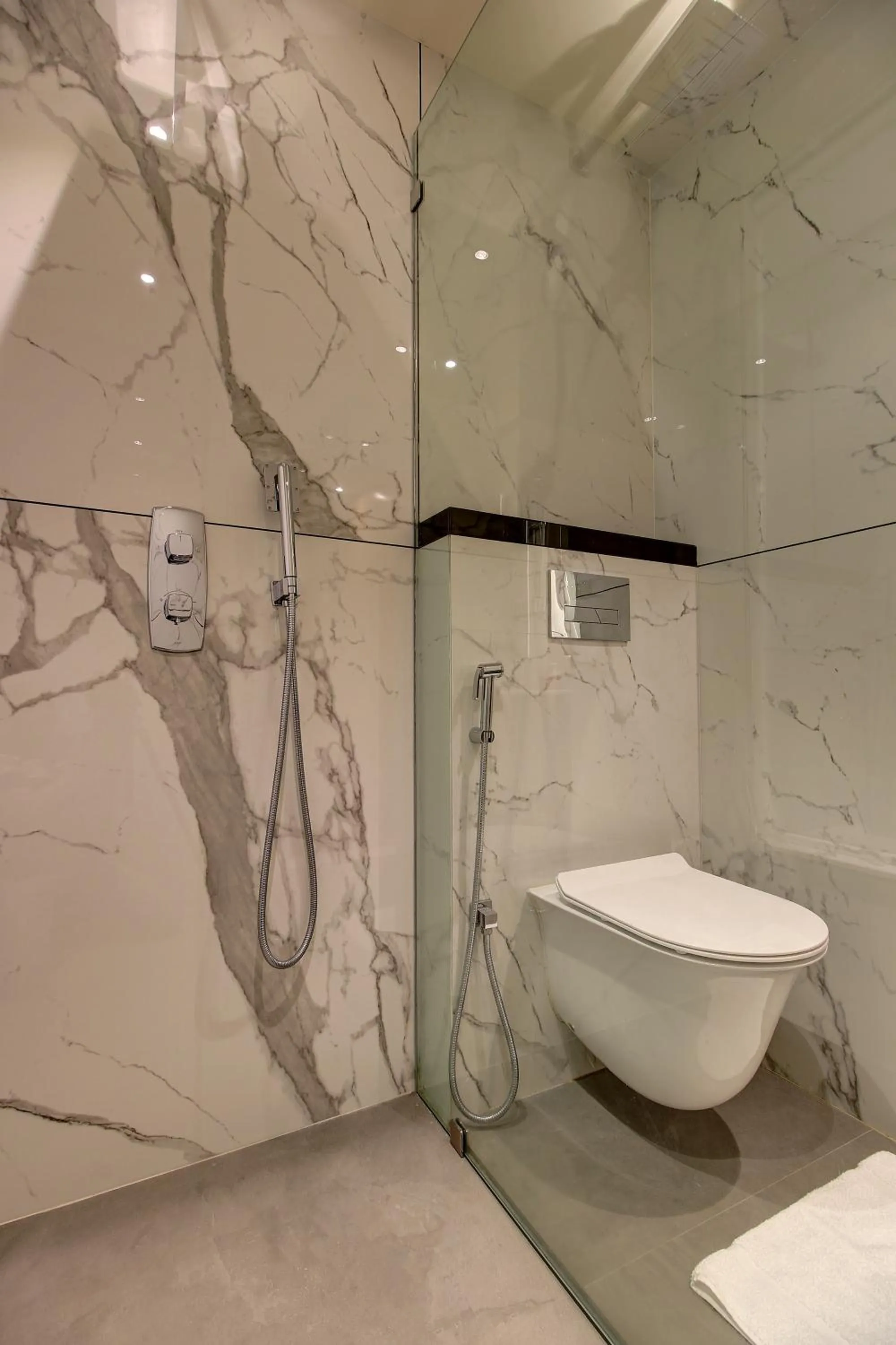 Hotel Mumbai House Ghansoli, Navi Mumbai