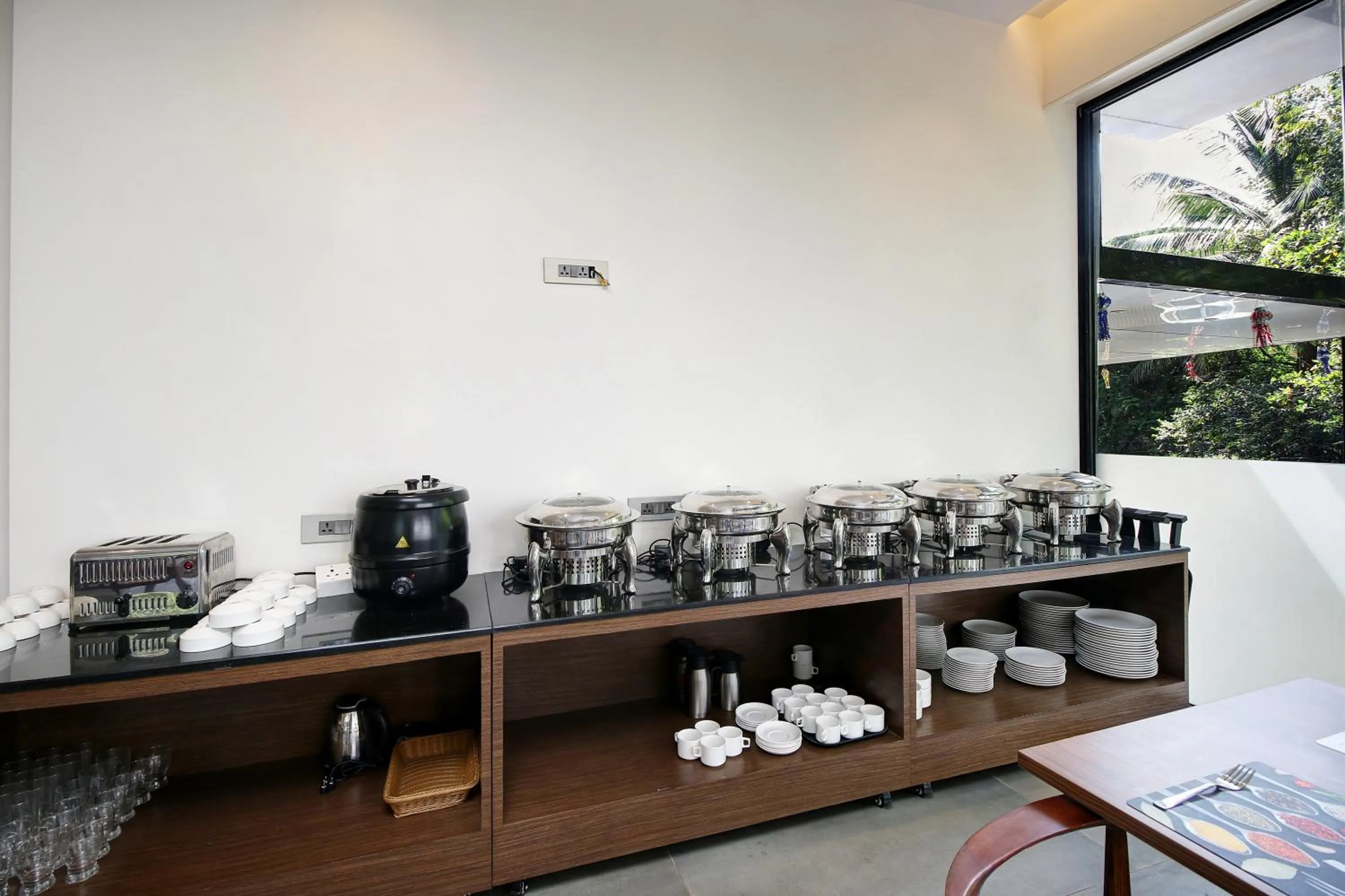 Hotel Mumbai House Ghansoli, Navi Mumbai