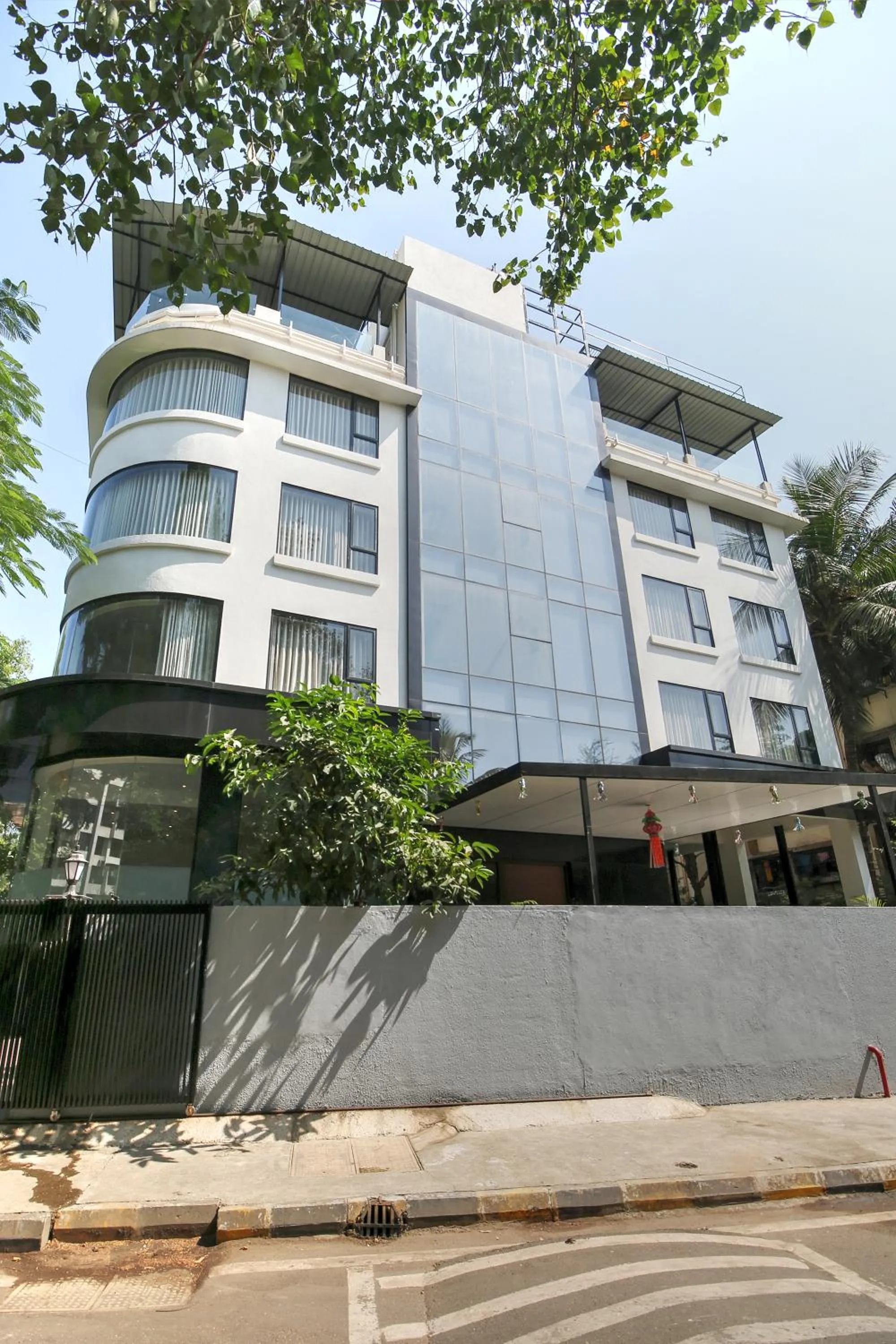 Hotel Mumbai House Ghansoli, Navi Mumbai