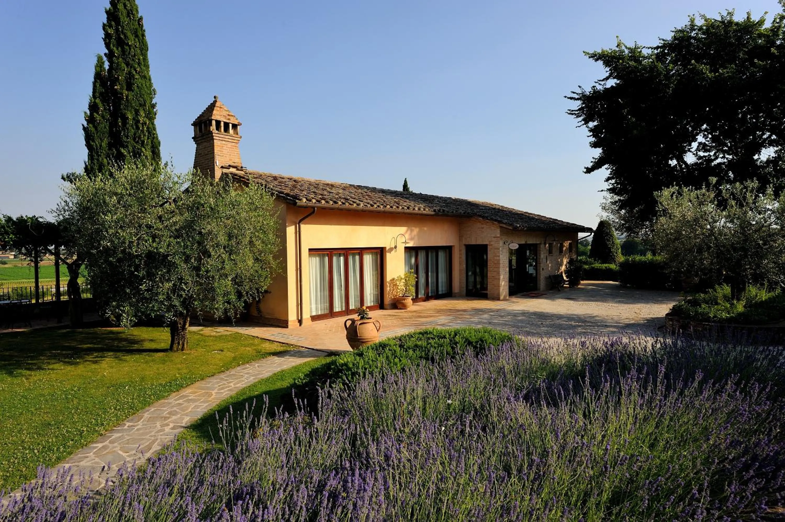 Facade/entrance in Ripa Relais Colle Del Sole