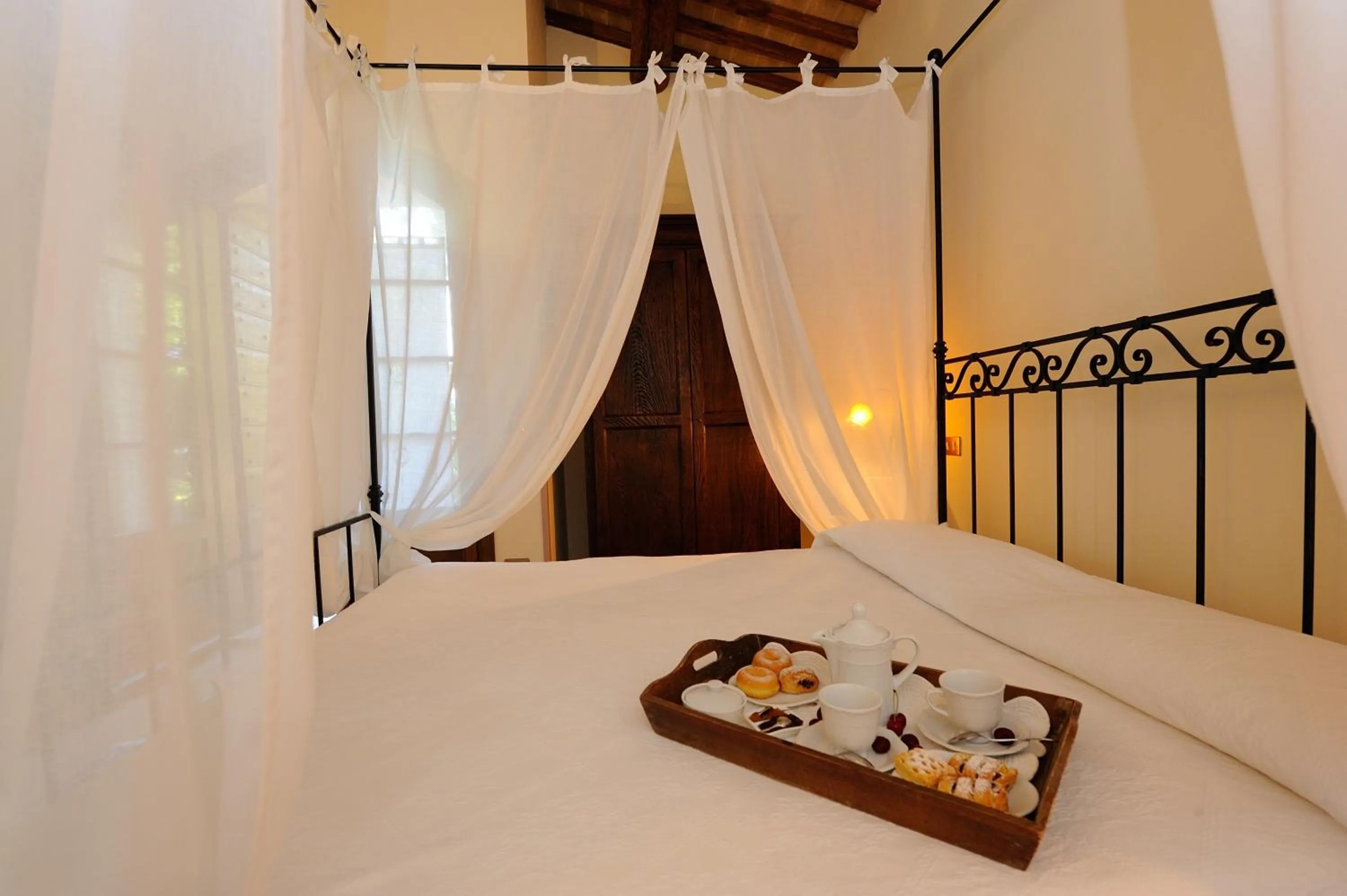 Other, Bed in Ripa Relais Colle Del Sole