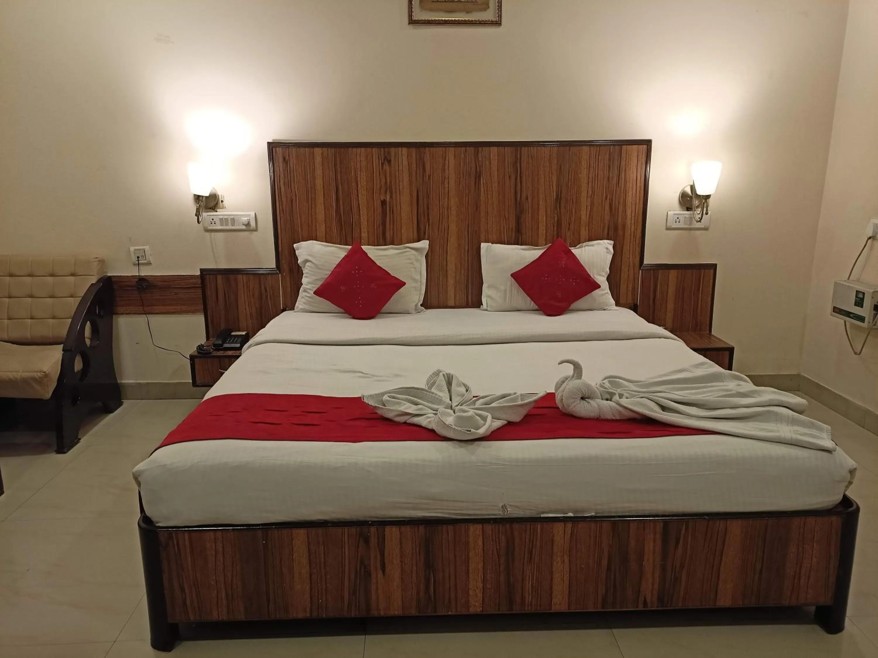 Bed in DIDI Hotel Alambagh