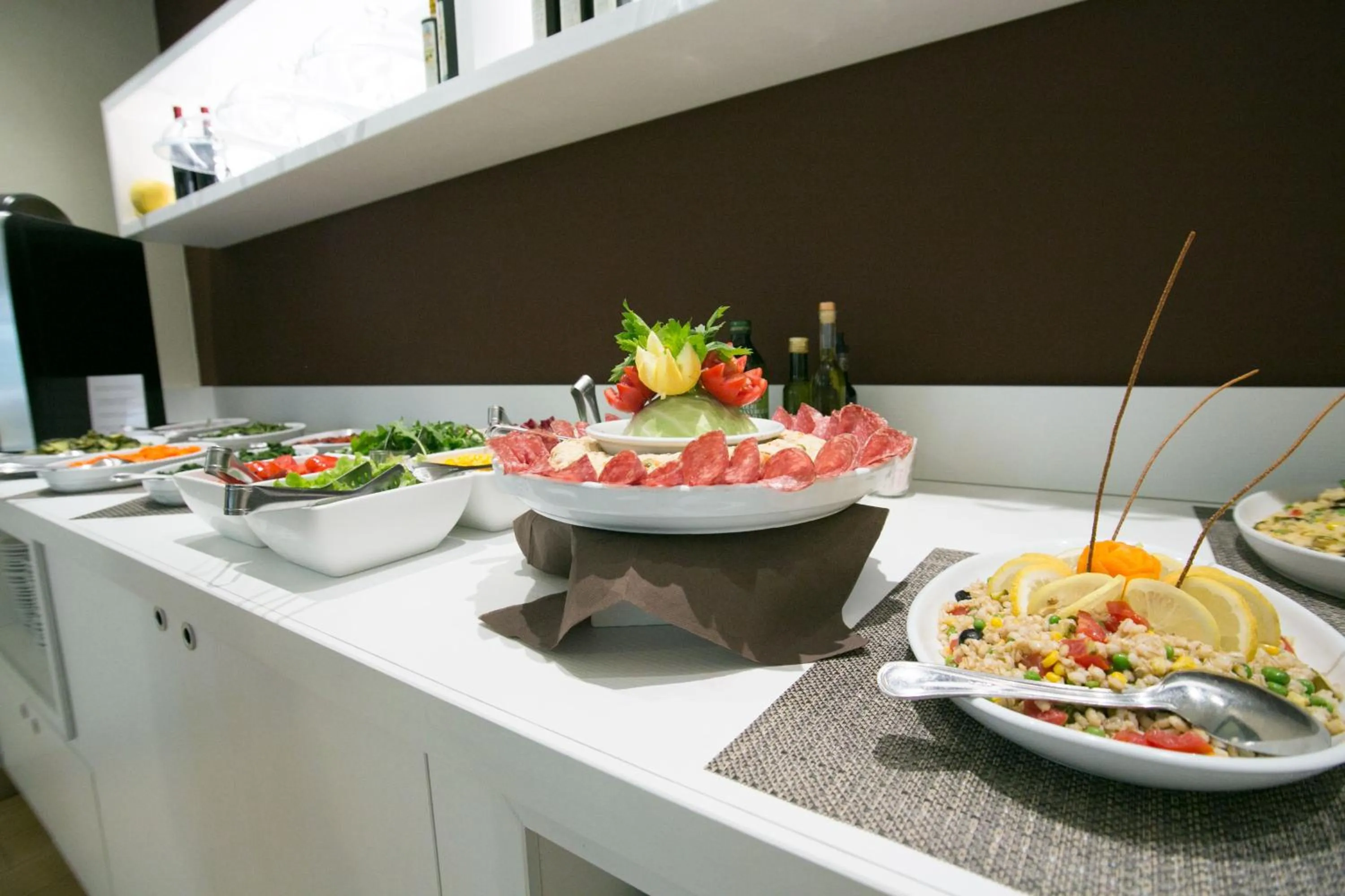 Food and drinks in Park Hotel Serena