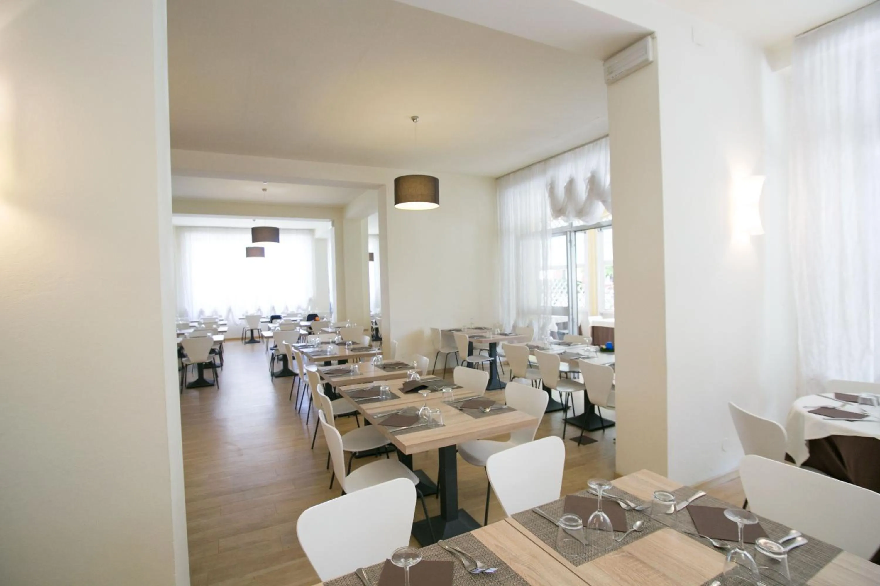 Food and drinks in Park Hotel Serena