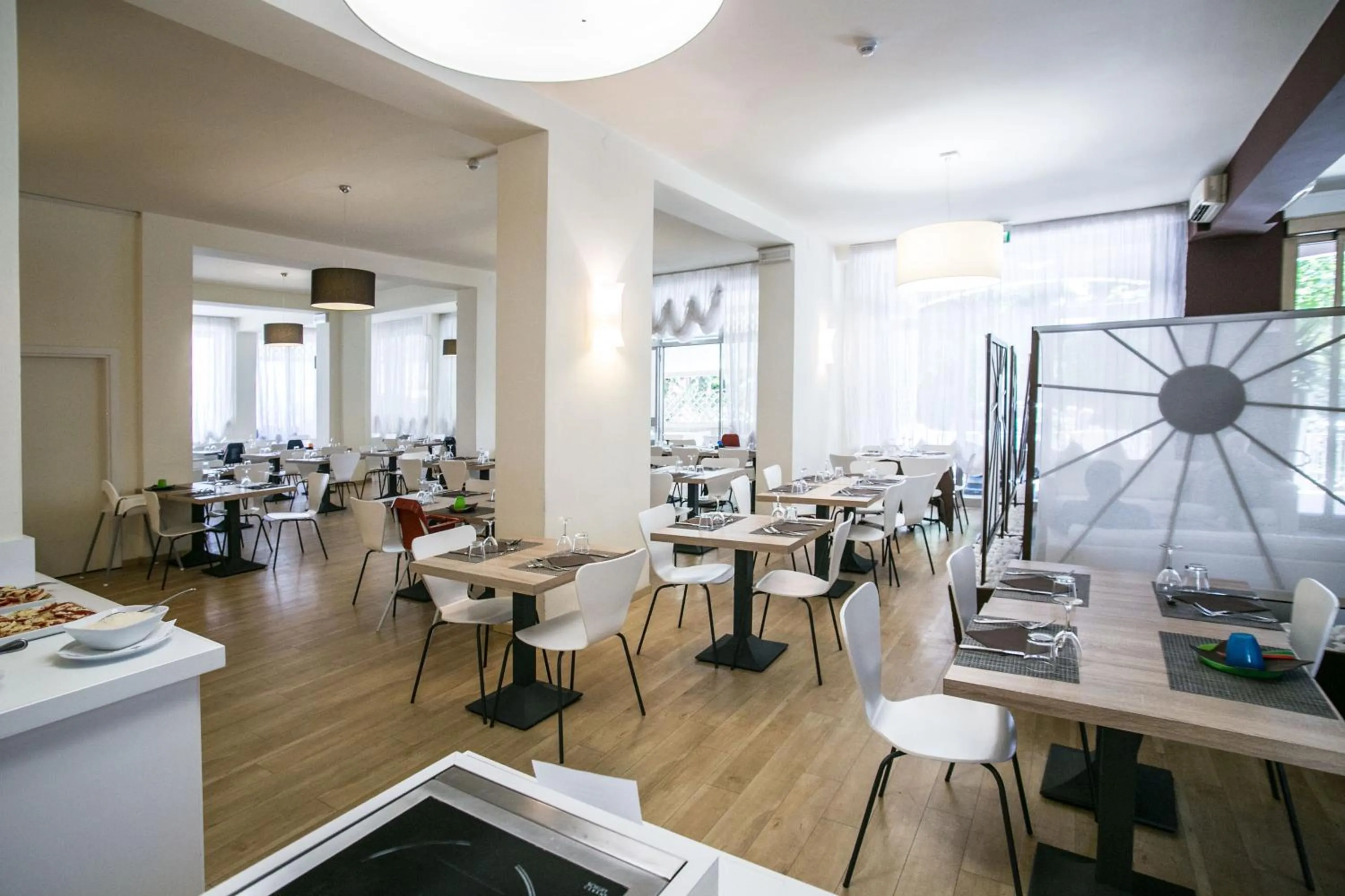 Food and drinks in Park Hotel Serena