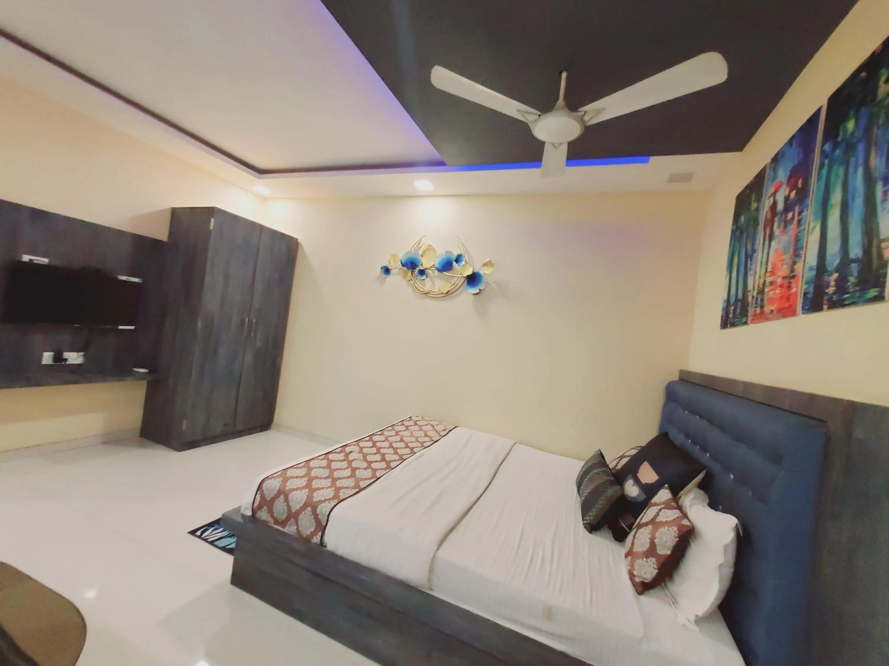 Bed in Hotel Mari Aai Residency