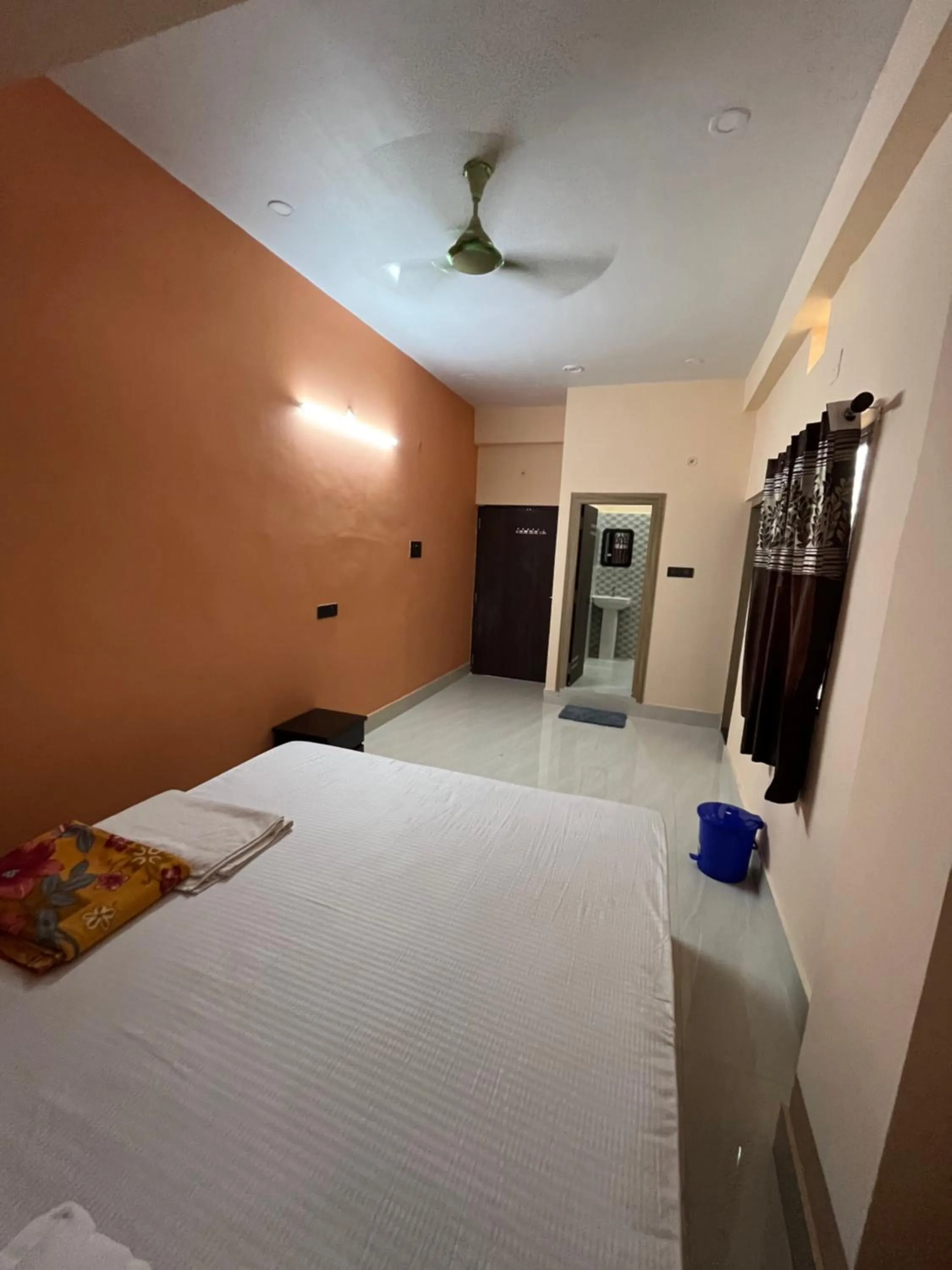 Bed in Hotel Krishna Paradise