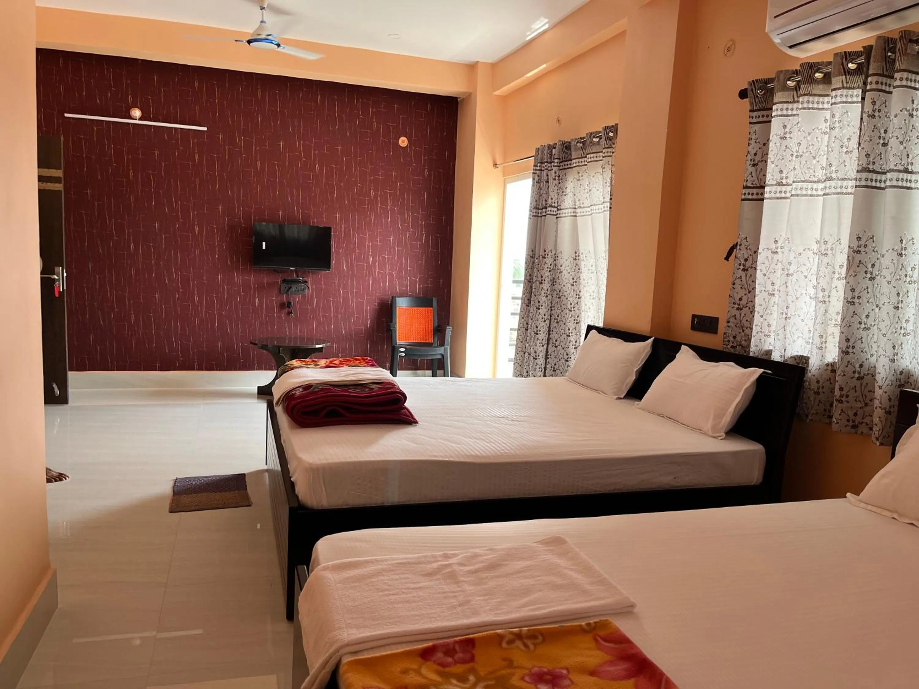 Bed in Hotel Krishna Paradise