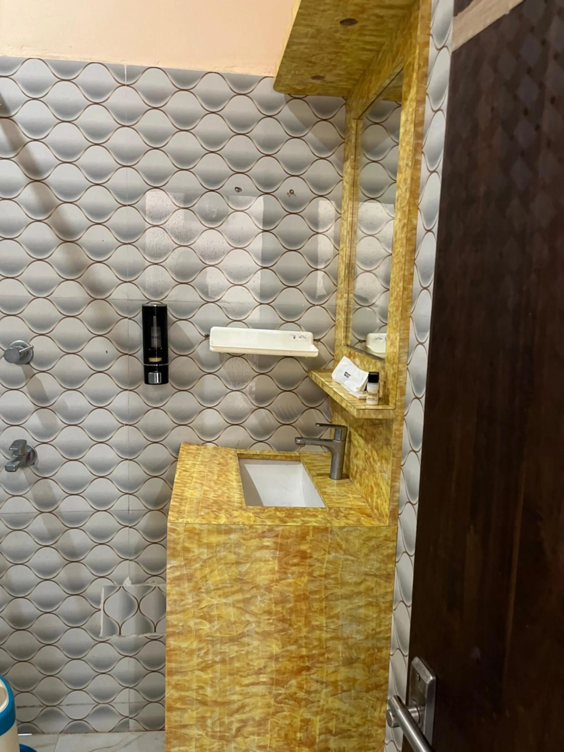 Hotel Krishna Paradise