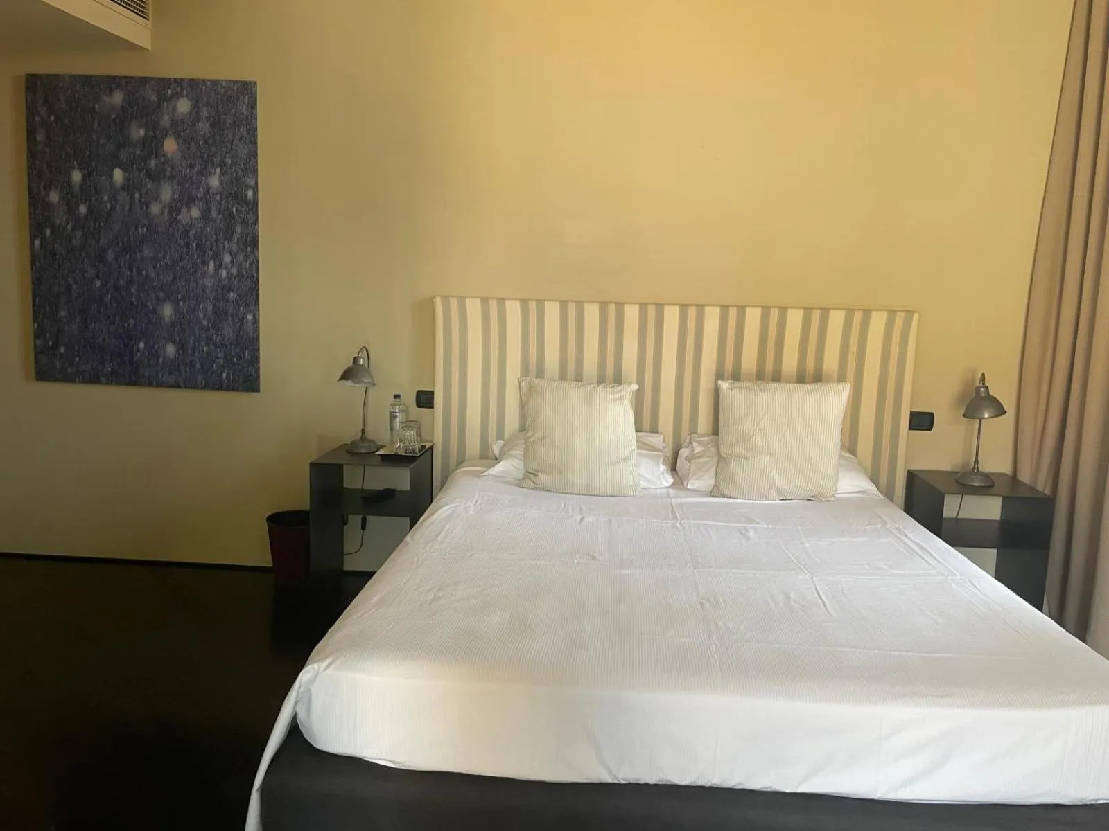 Bed in LEAR • Dining Club