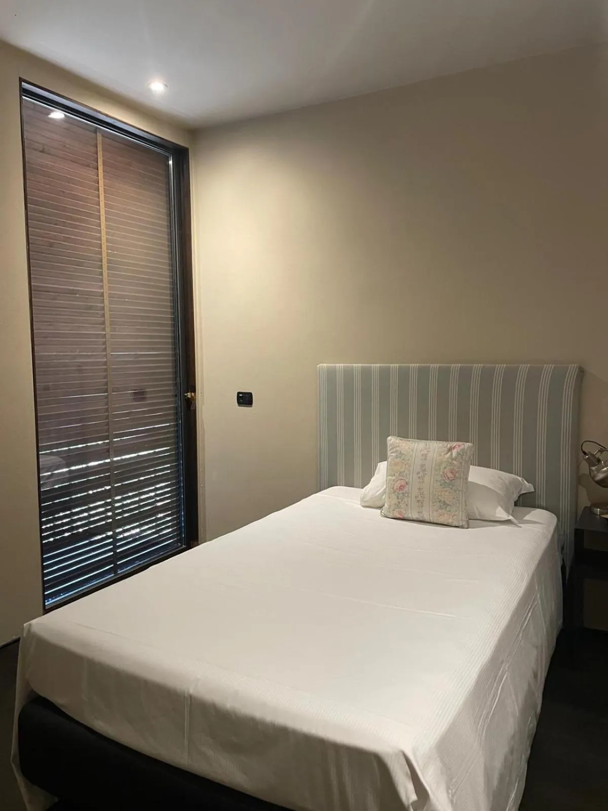 Bed in LEAR • Dining Club