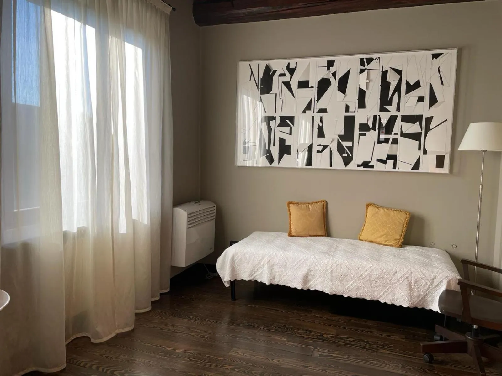 Bed in LEAR • Dining Club