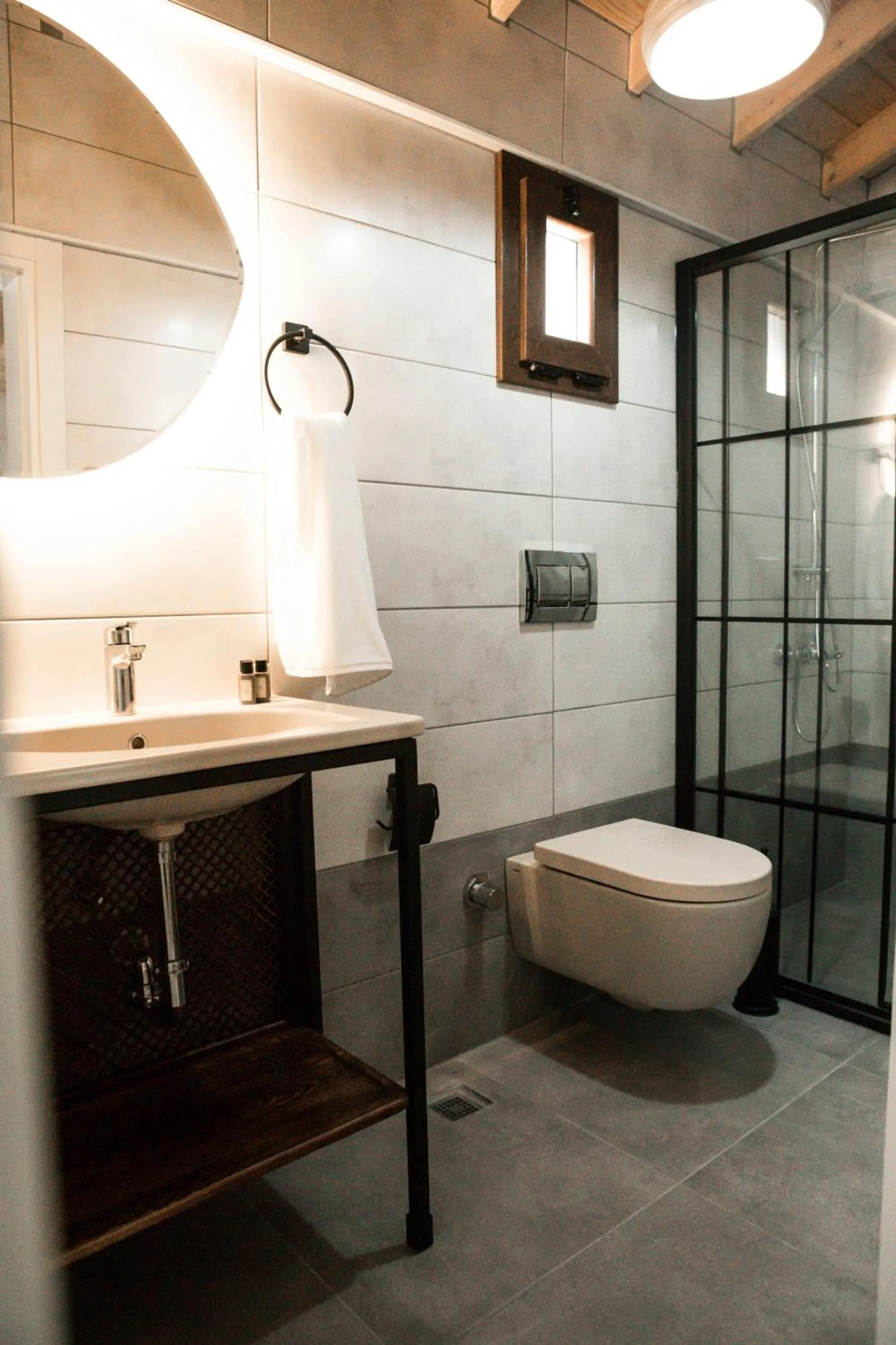 Bathroom in Molo Urla