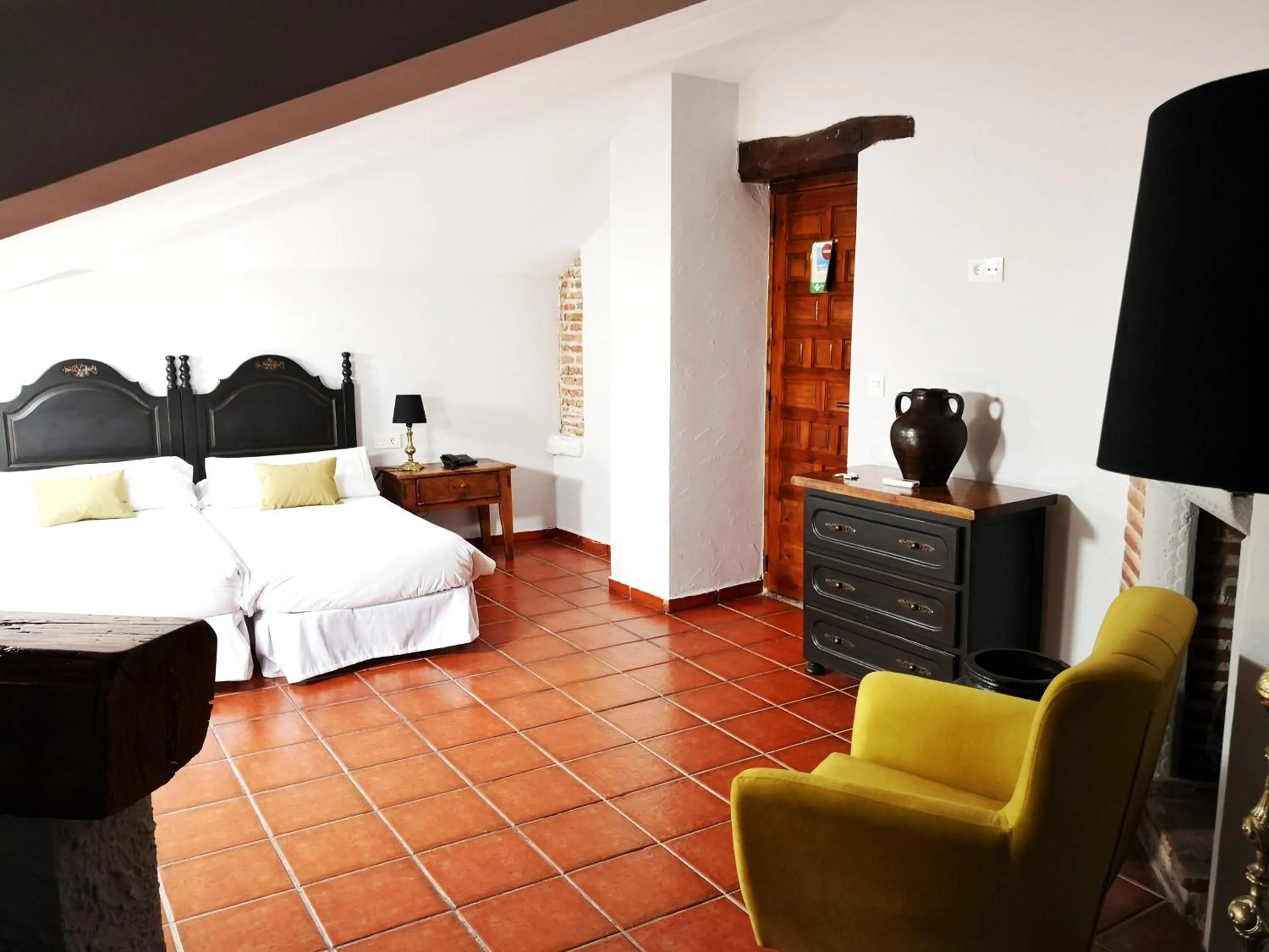 Photo of the whole room, Bed in Palacio de Monjaraz