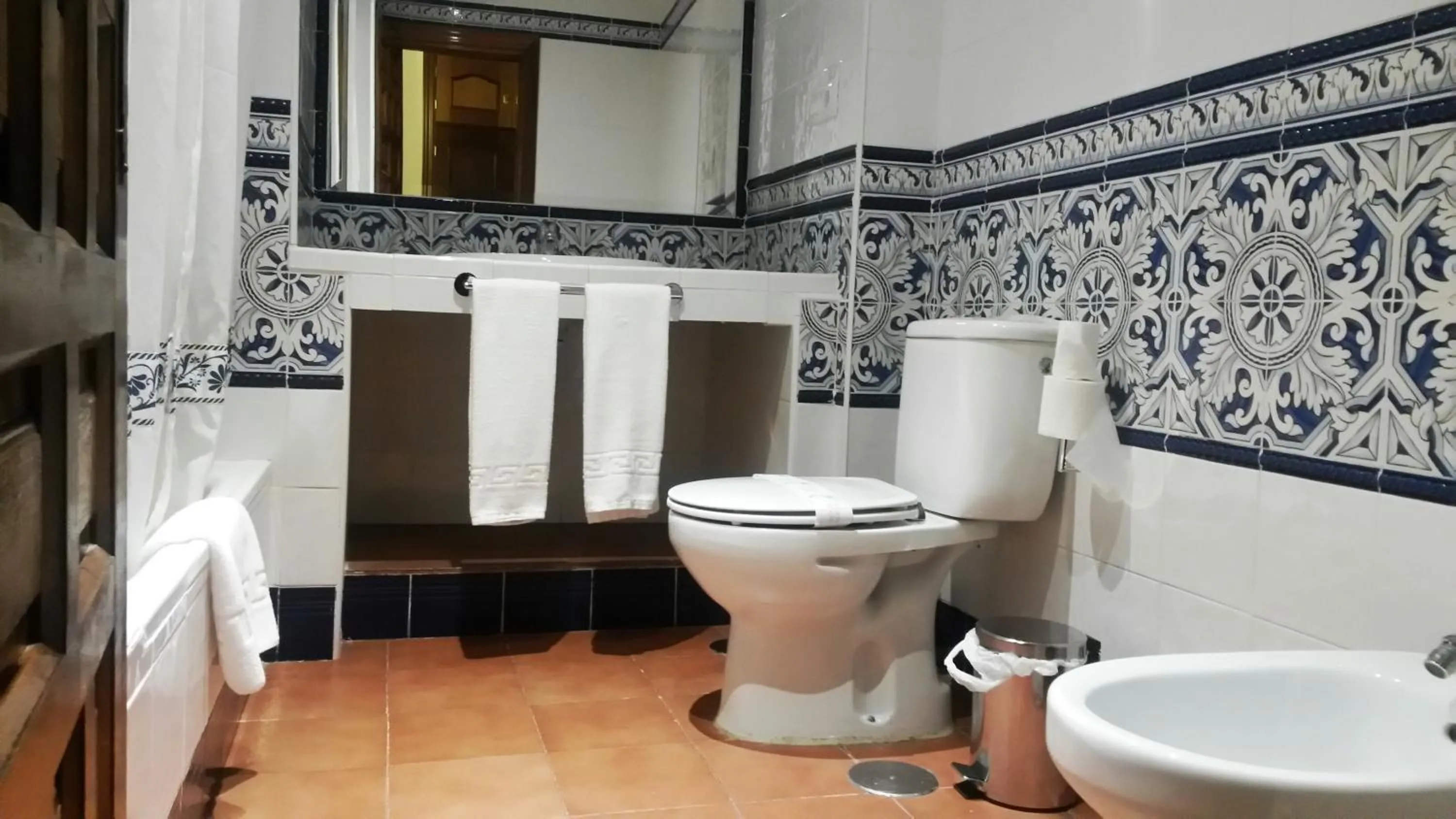 Bathroom in Palacio de Monjaraz