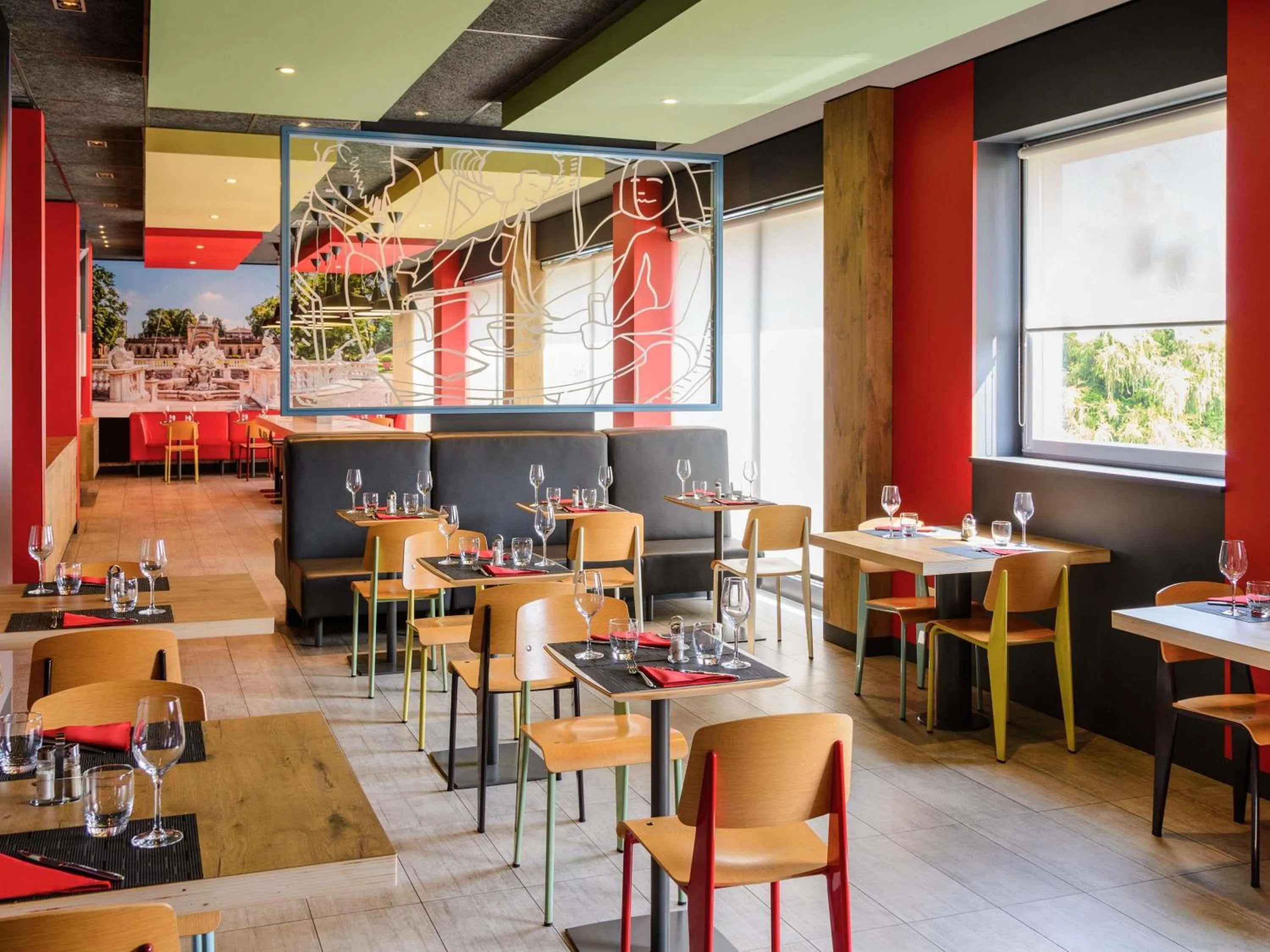Restaurant/places to eat in Ibis Milano Fiera