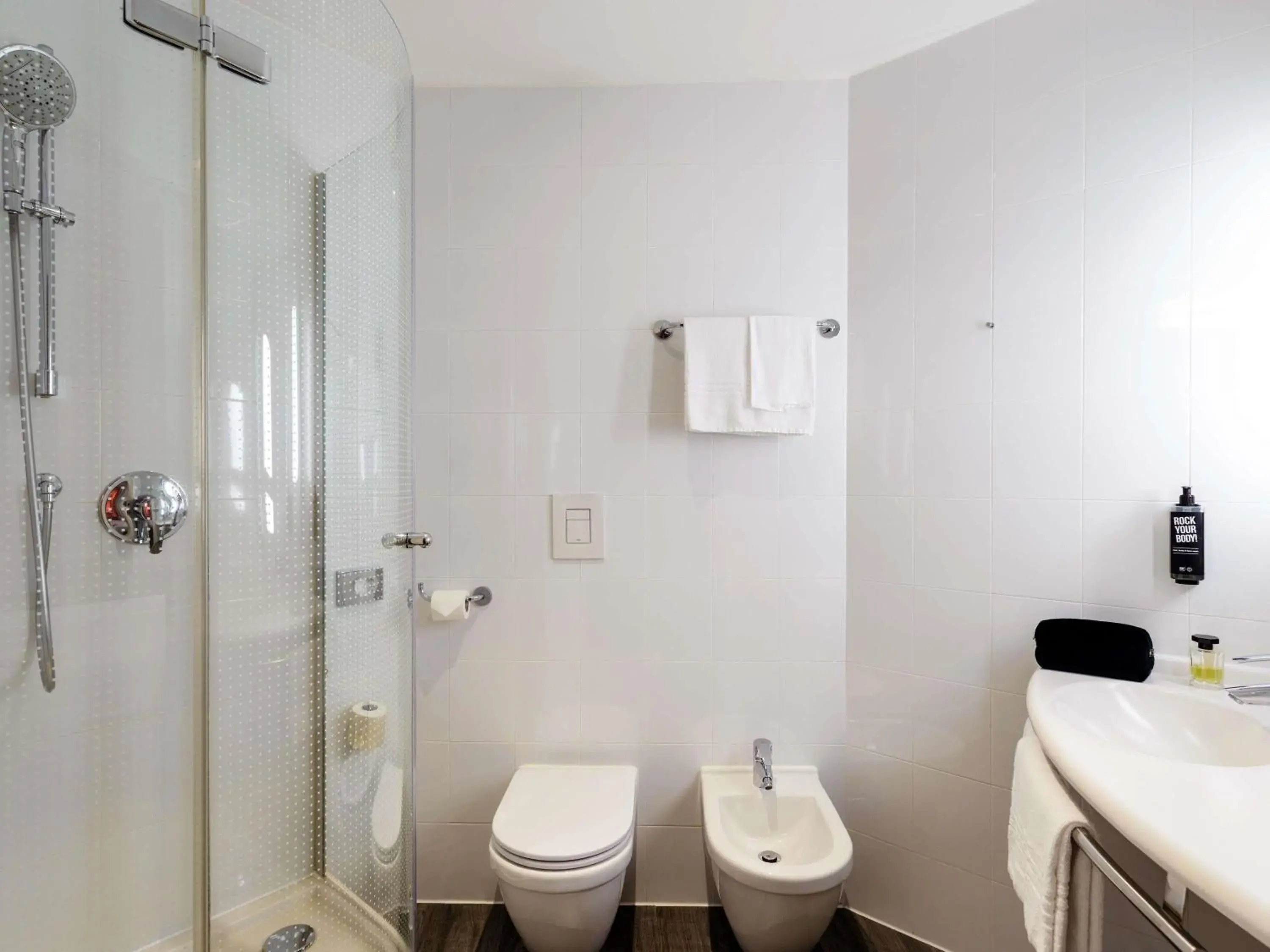 Premium Double Room in Ibis Milano Fiera Premium Double Room in Ibis Milano Fiera