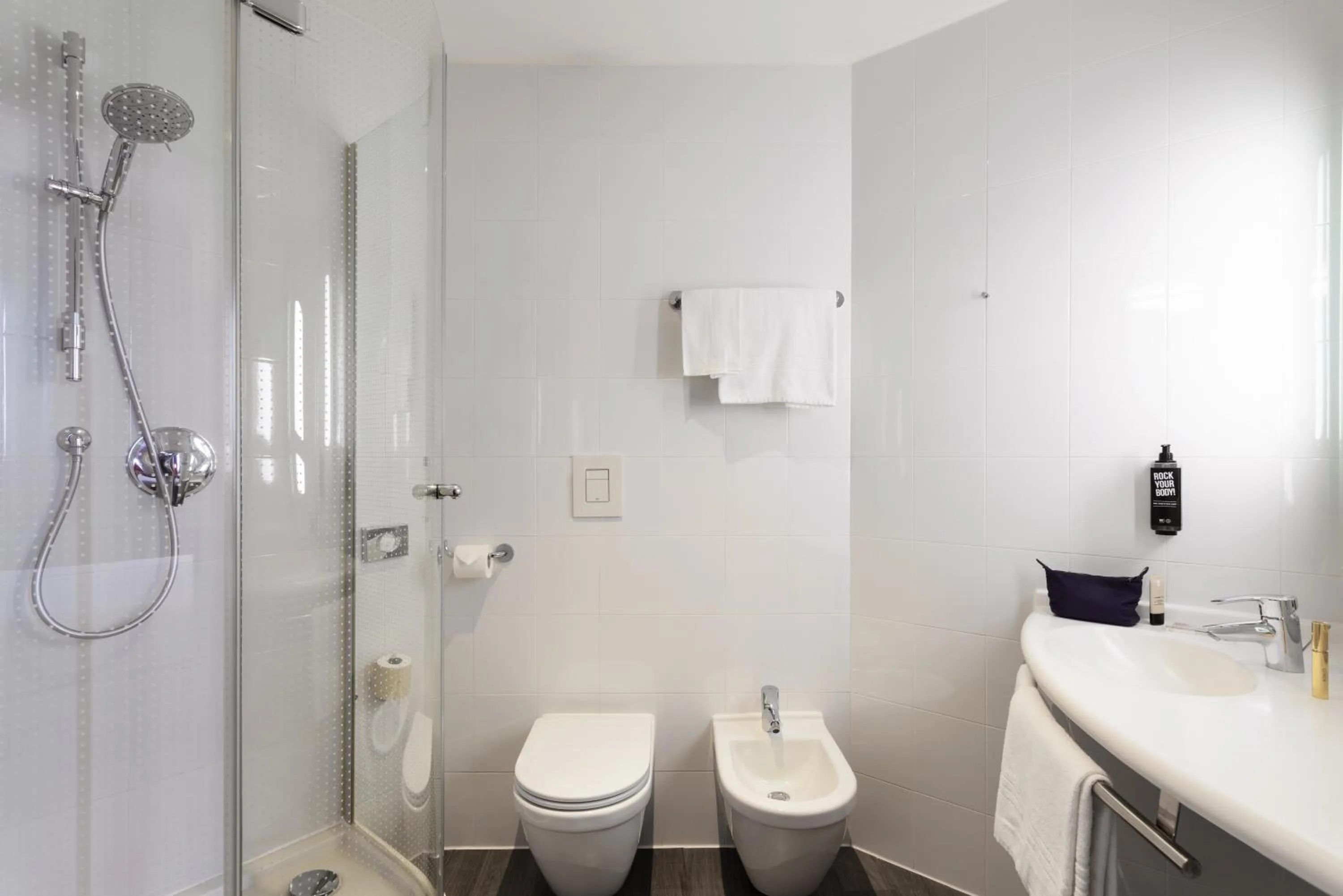 Bathroom in Ibis Milano Fiera