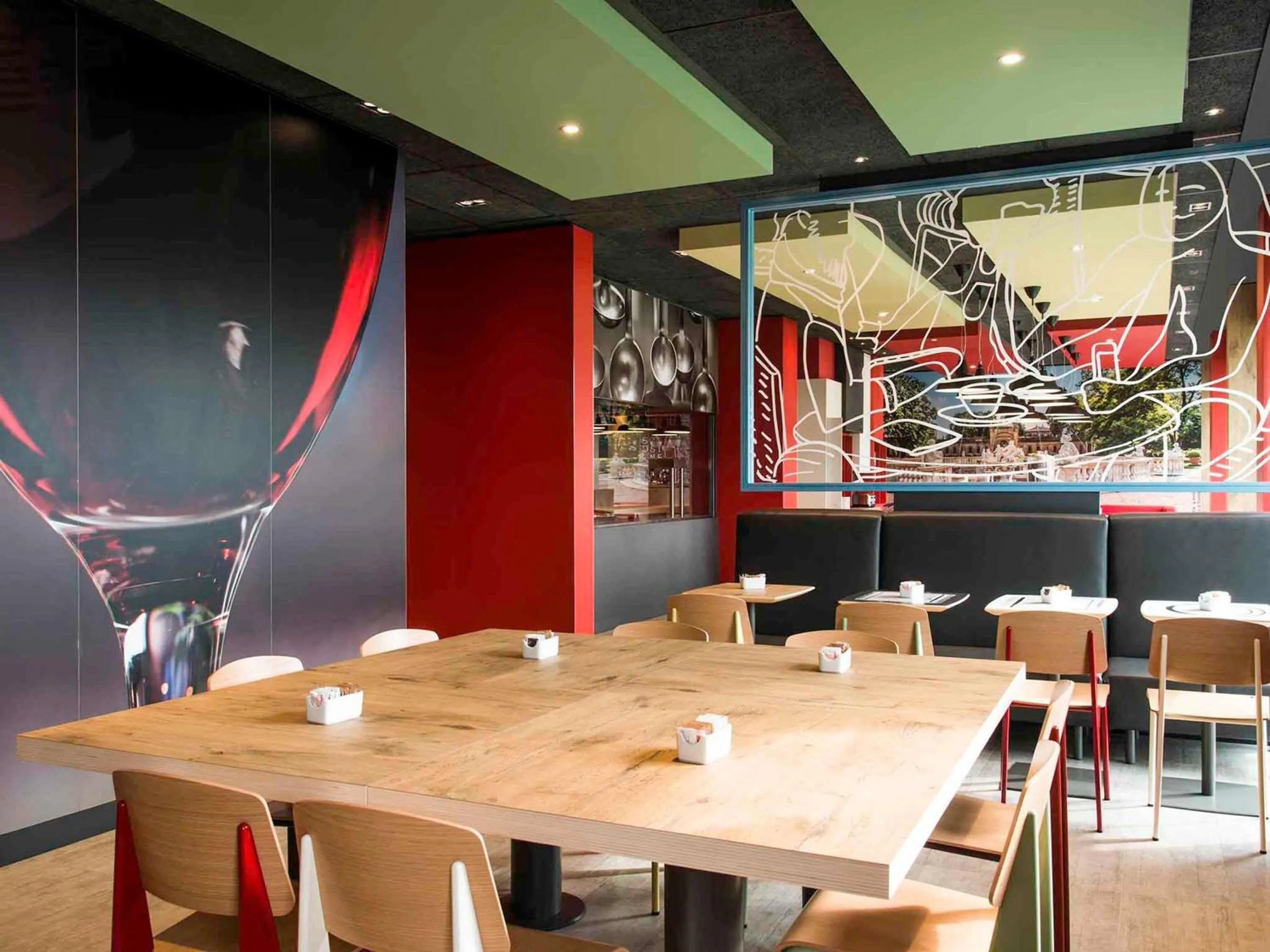 Restaurant/places to eat in Ibis Milano Fiera