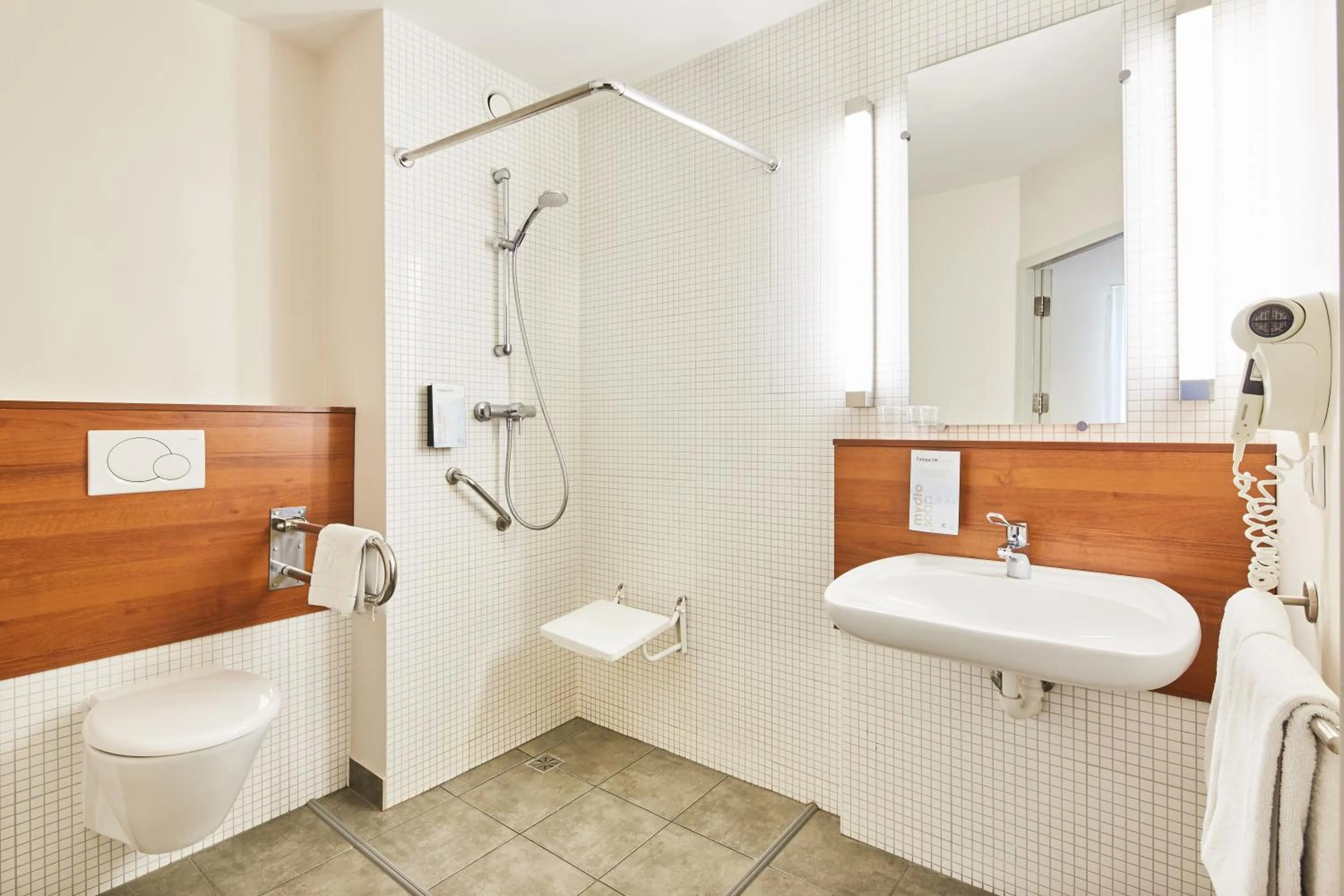 Shower in Campanile Łódź