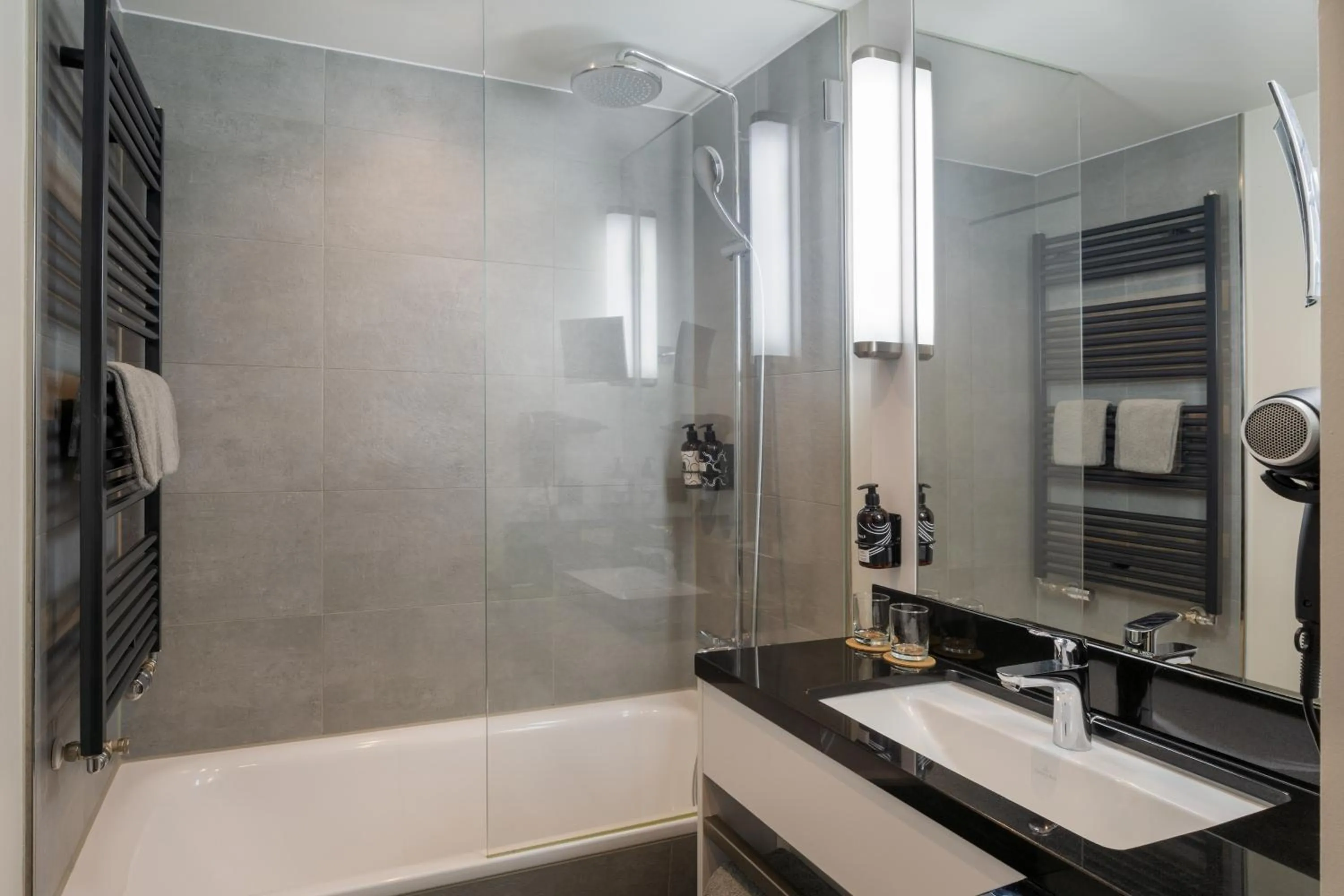 Shower in INNSiDE by Meliá Wolfsburg