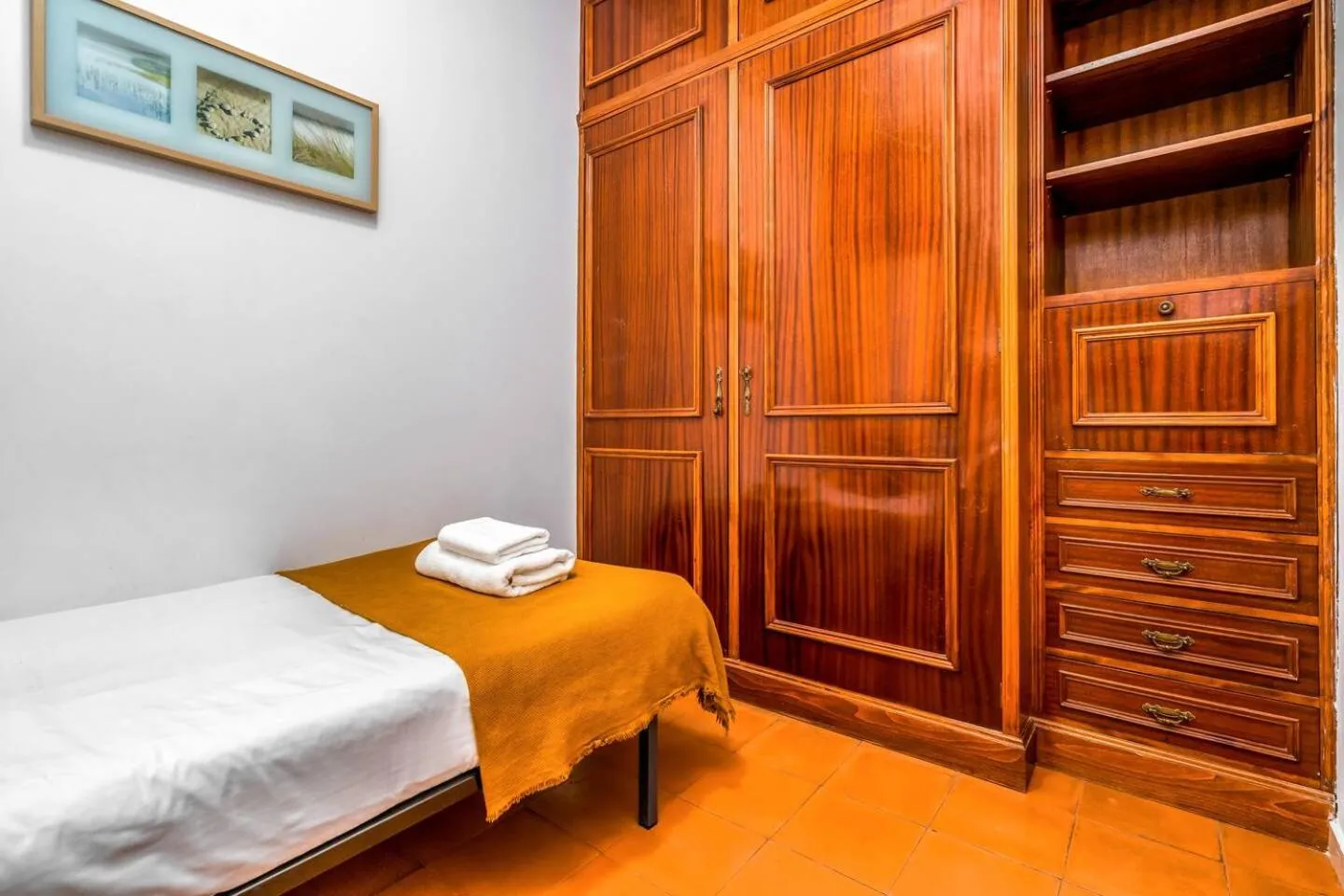 Bed in Arc de Triomf Base 4BR for 5 Lift