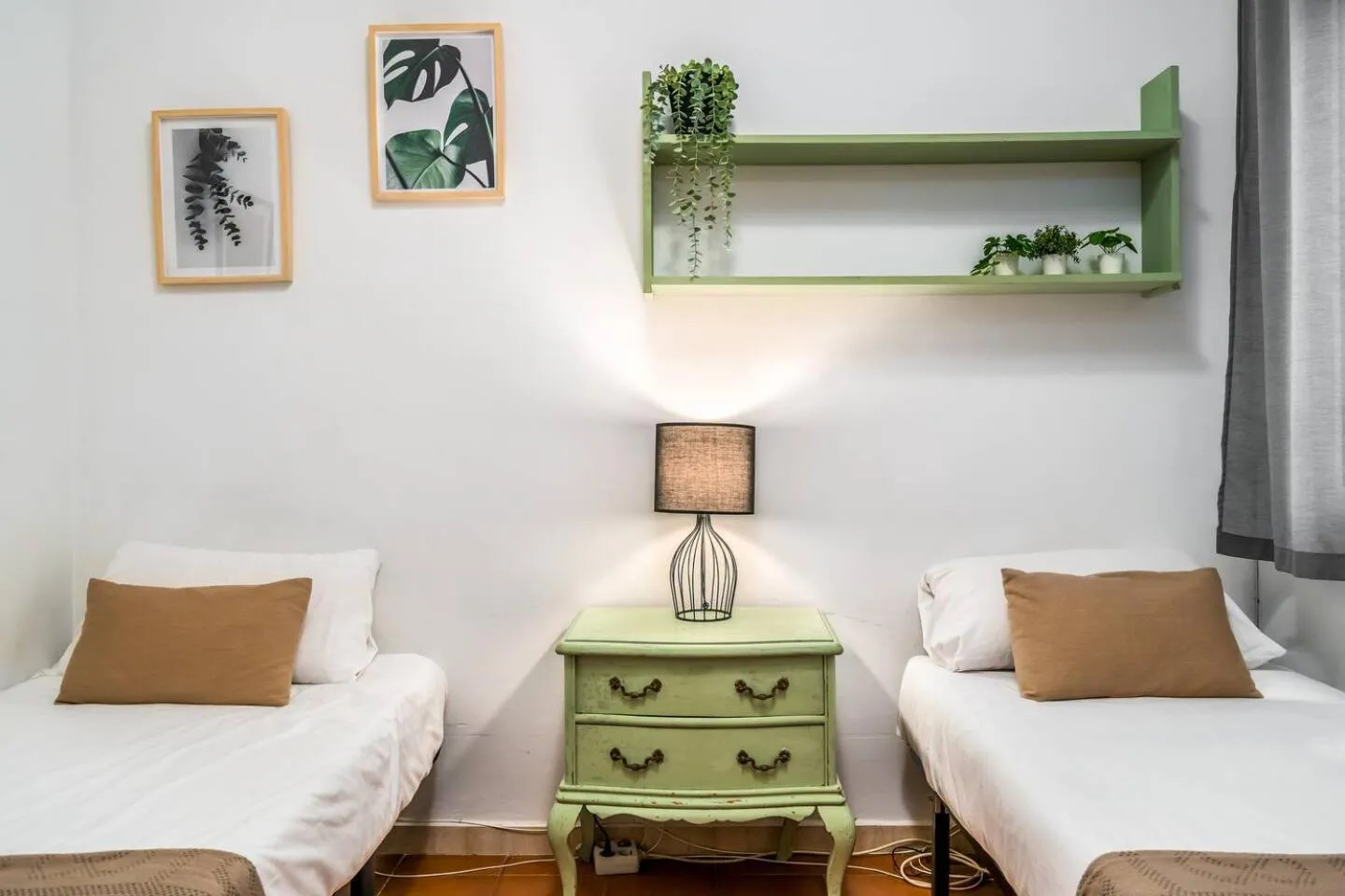 Bed in Arc de Triomf Base 4BR for 5 Lift