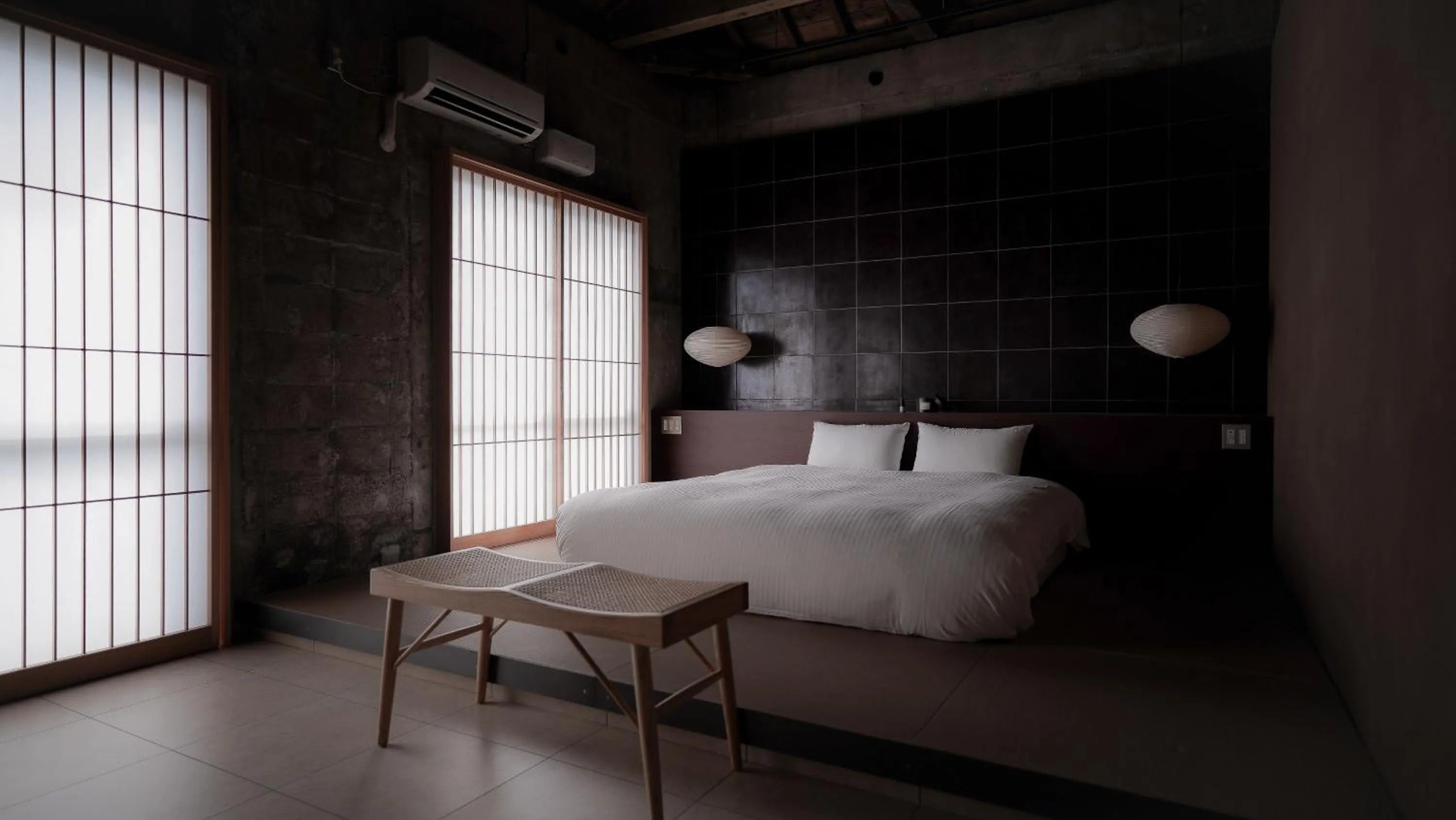 Bedroom, Bed in deigo ISHIGAKI ｜沖縄石垣島の一棟貸し別荘［泥娯］